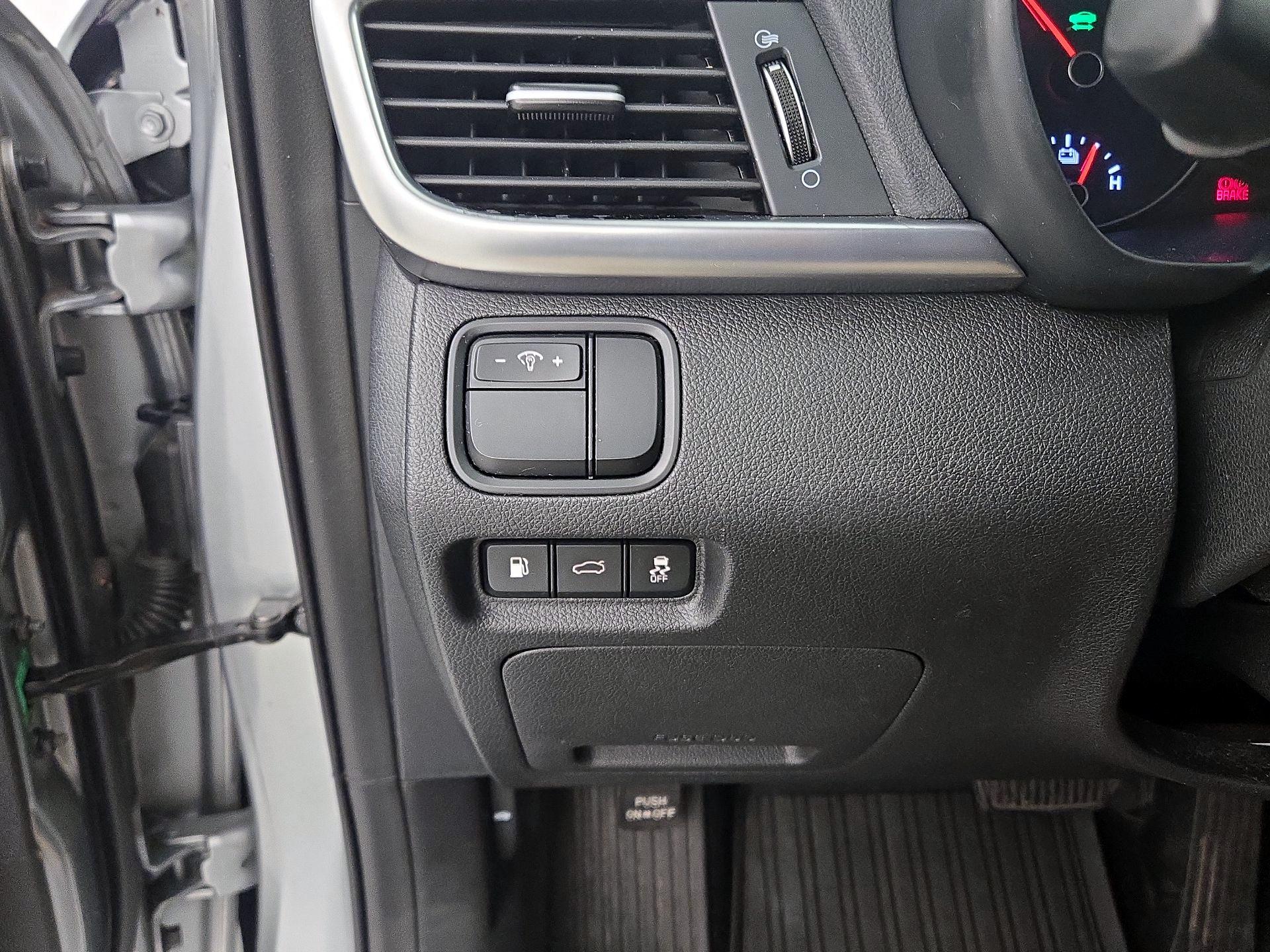 Thumbnail: 2018 Kia Optima - 13