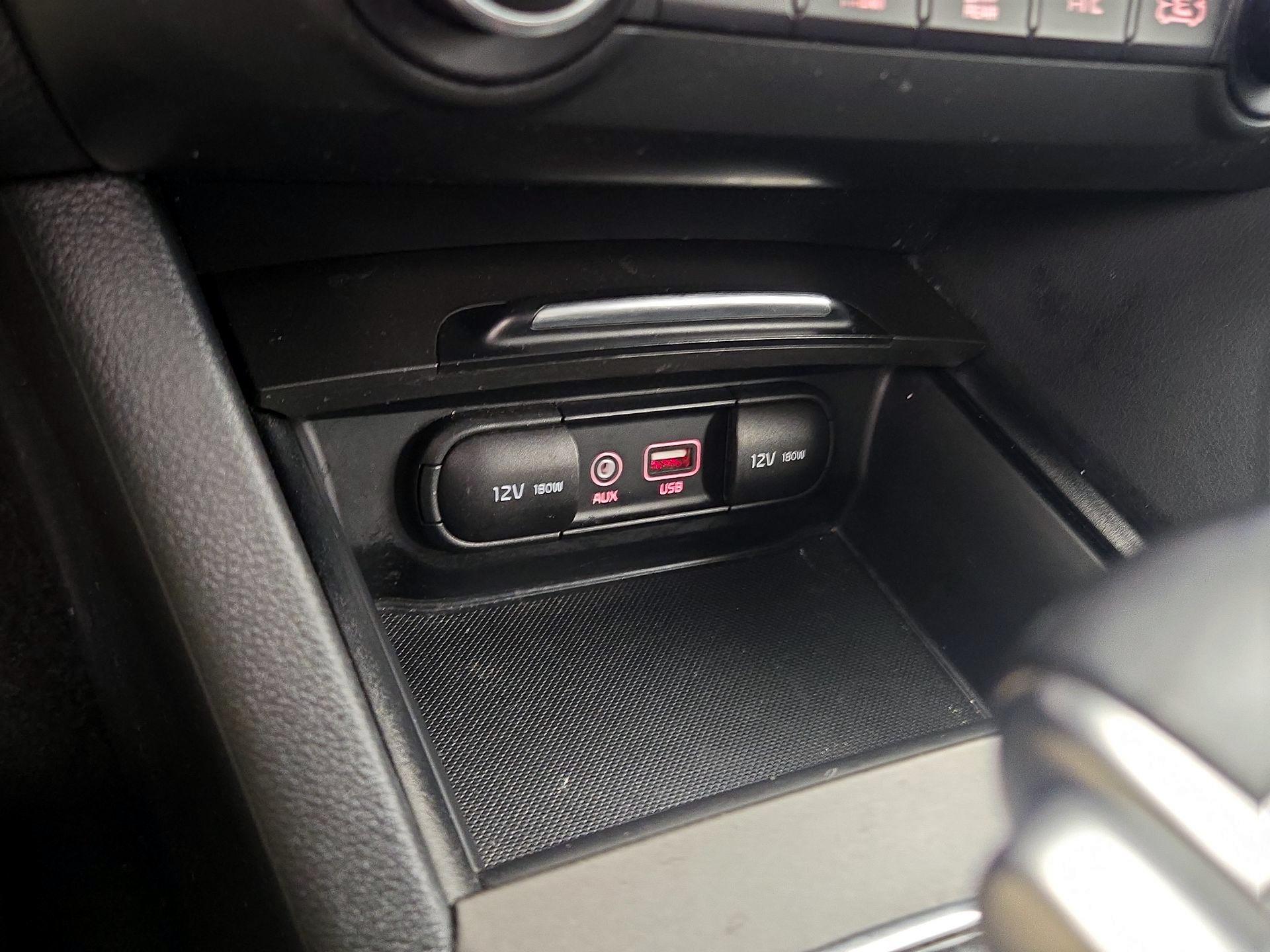 Thumbnail: 2018 Kia Optima - 18