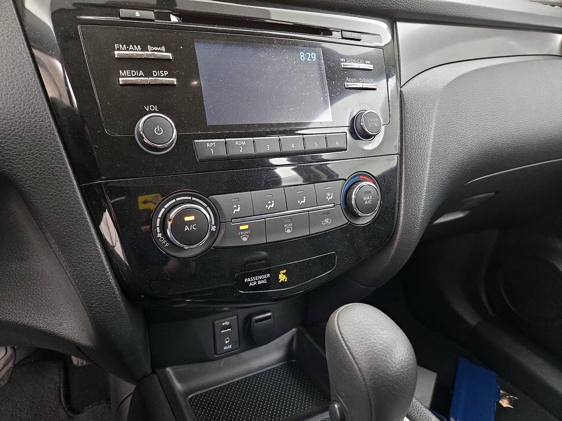 Thumbnail: 2016 Nissan Rogue - 16