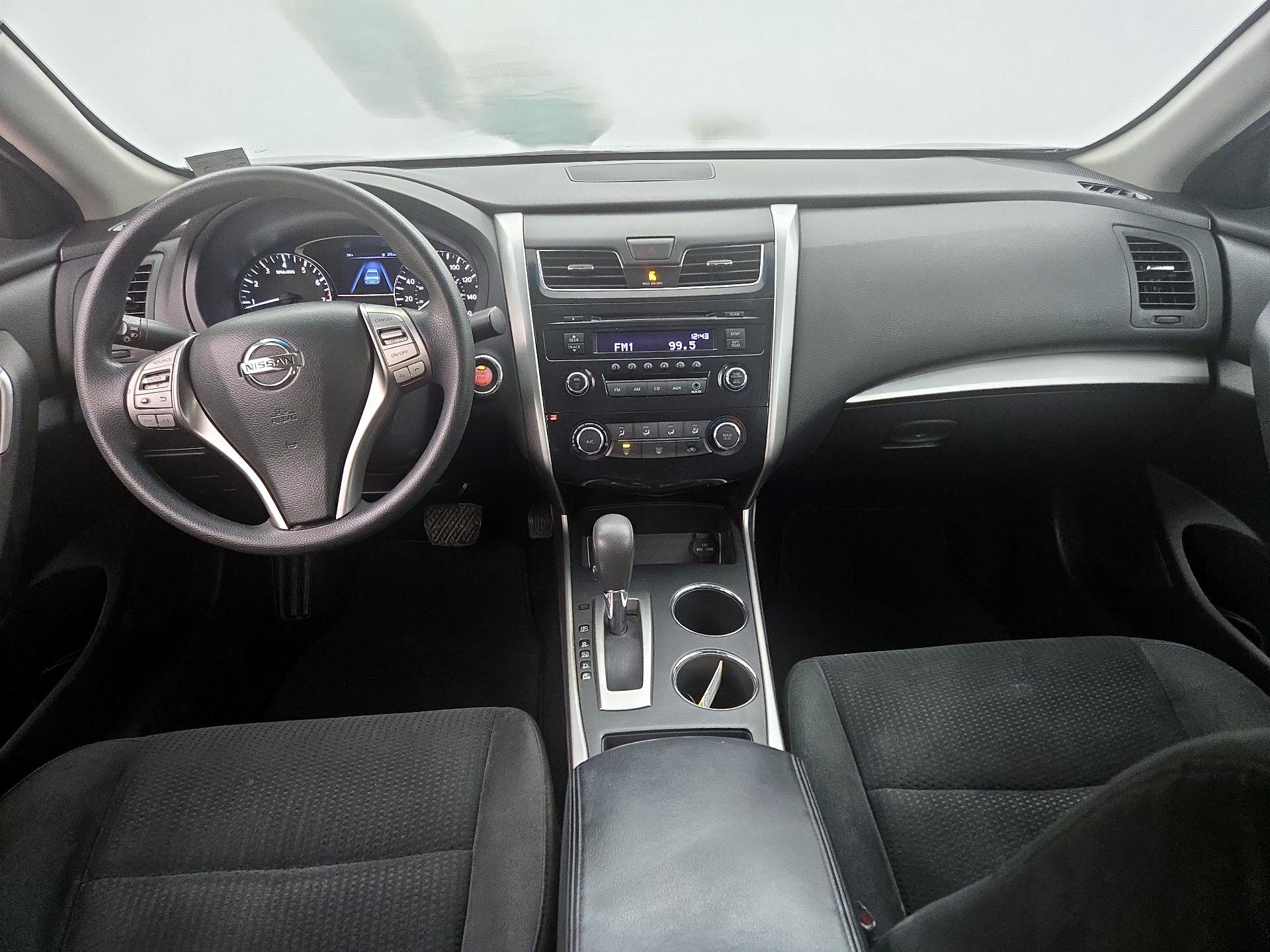 Thumbnail: 2015 Nissan Altima - 9