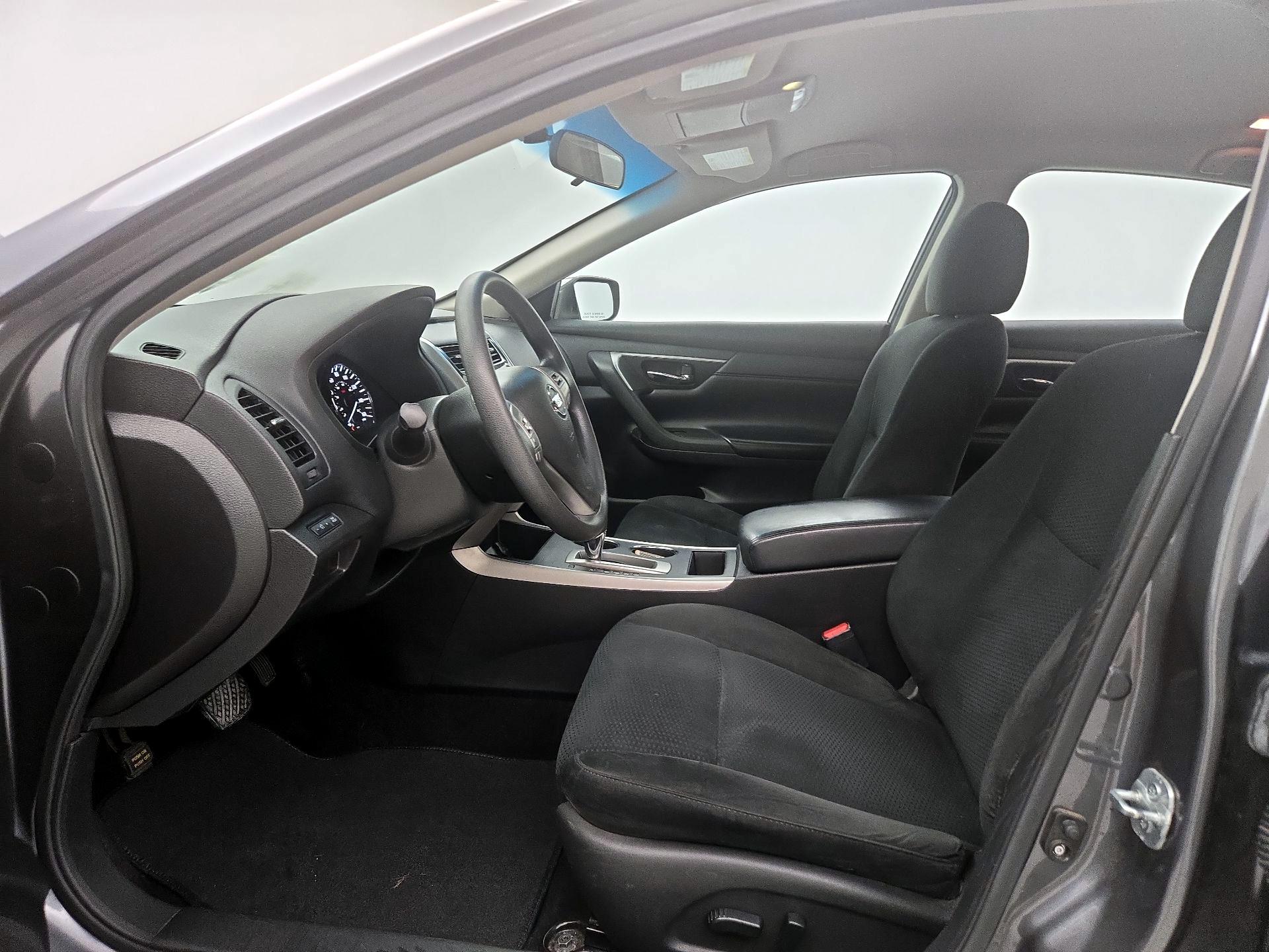 Thumbnail: 2015 Nissan Altima - 11