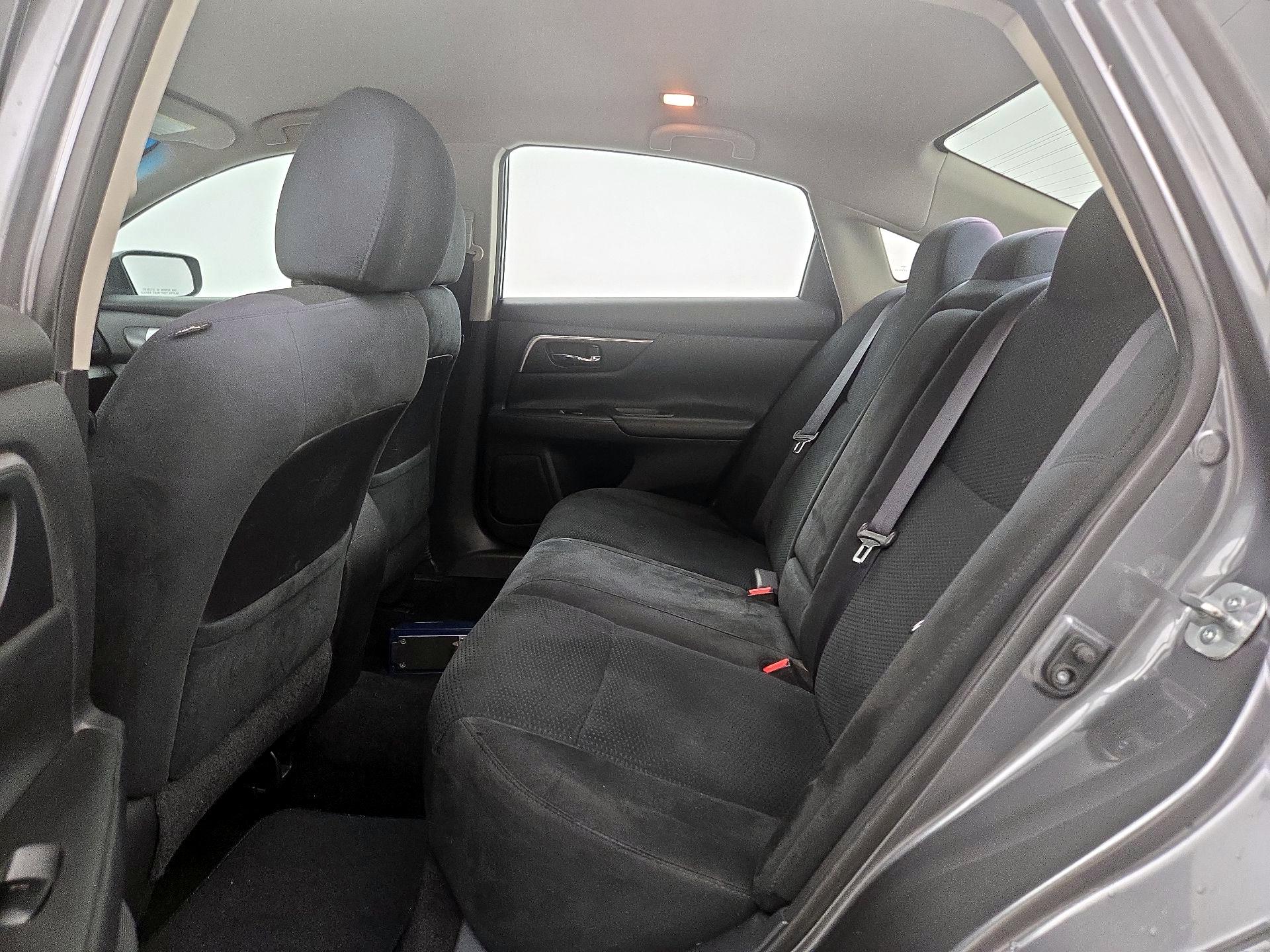 Thumbnail: 2015 Nissan Altima - 18