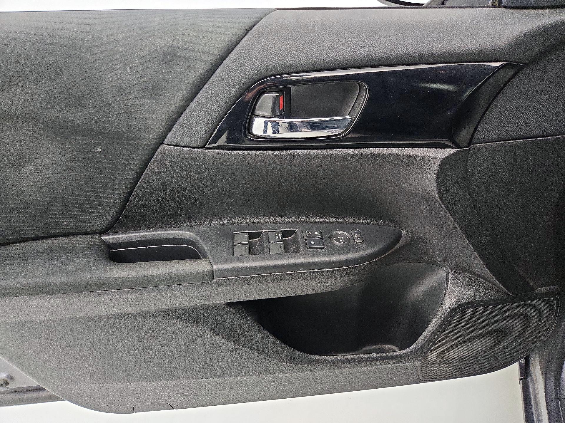 Thumbnail: 2016 Honda Accord - 12