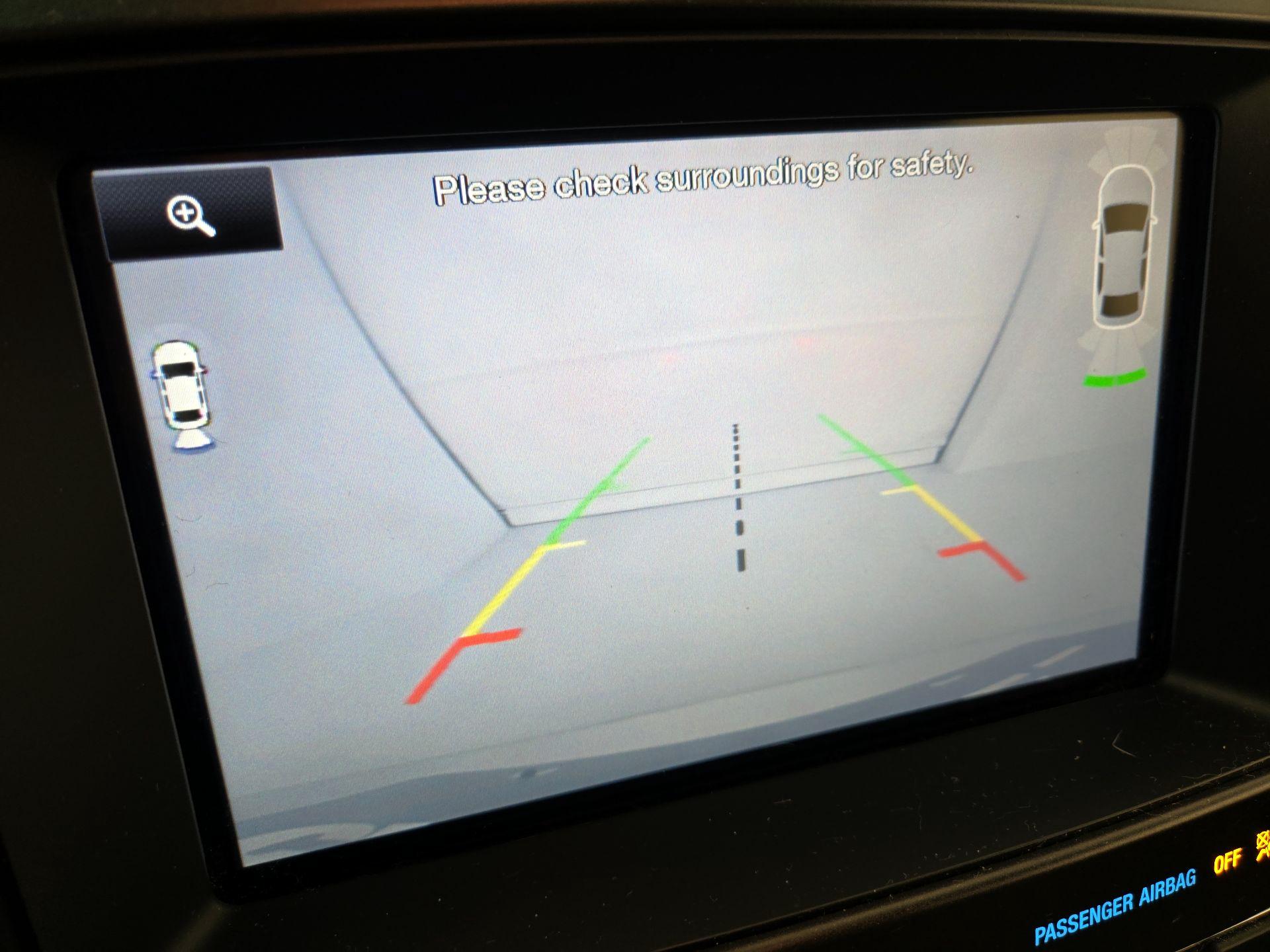 Thumbnail: 2016 Ford Explorer - 15