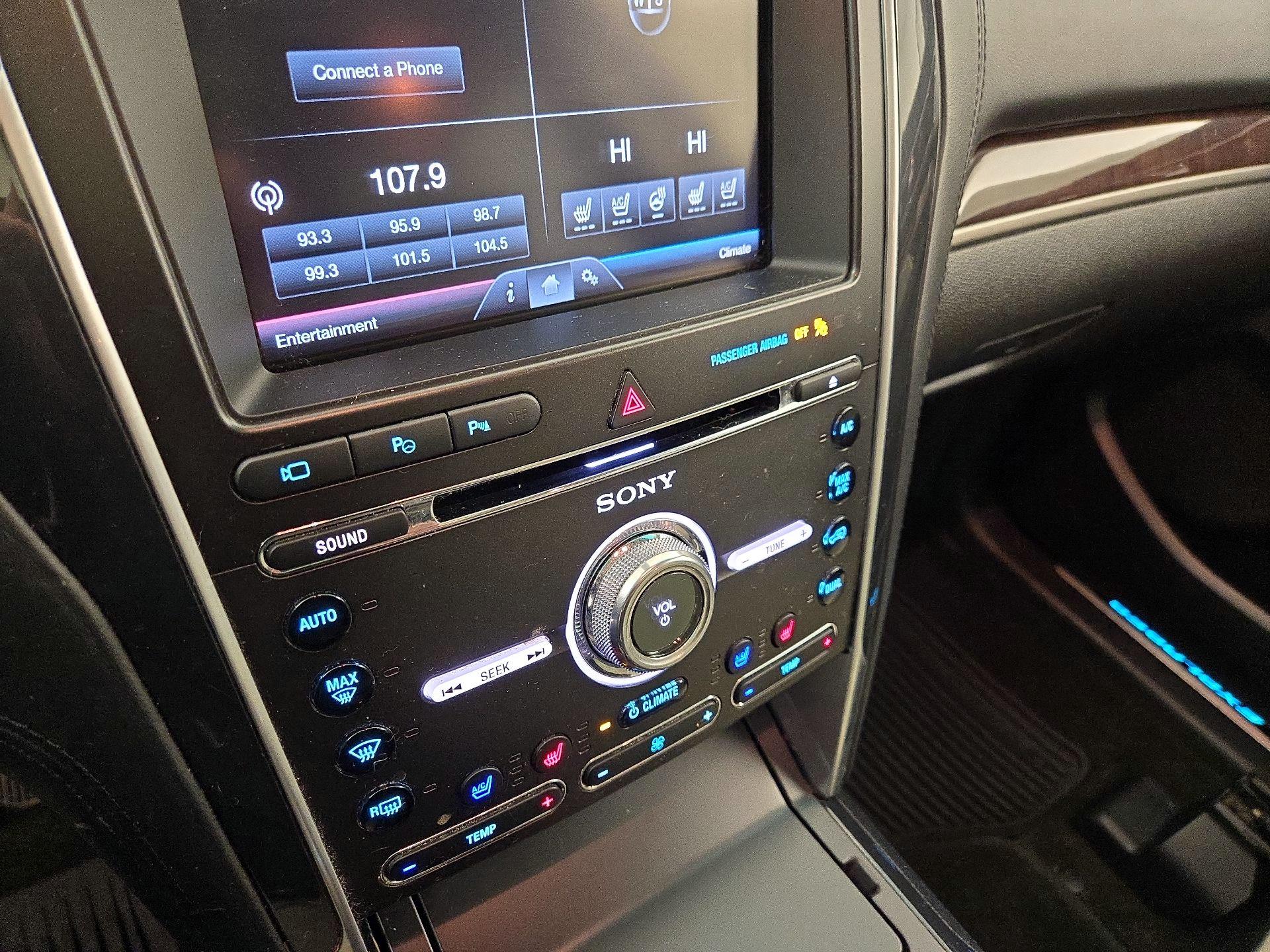 Thumbnail: 2016 Ford Explorer - 17