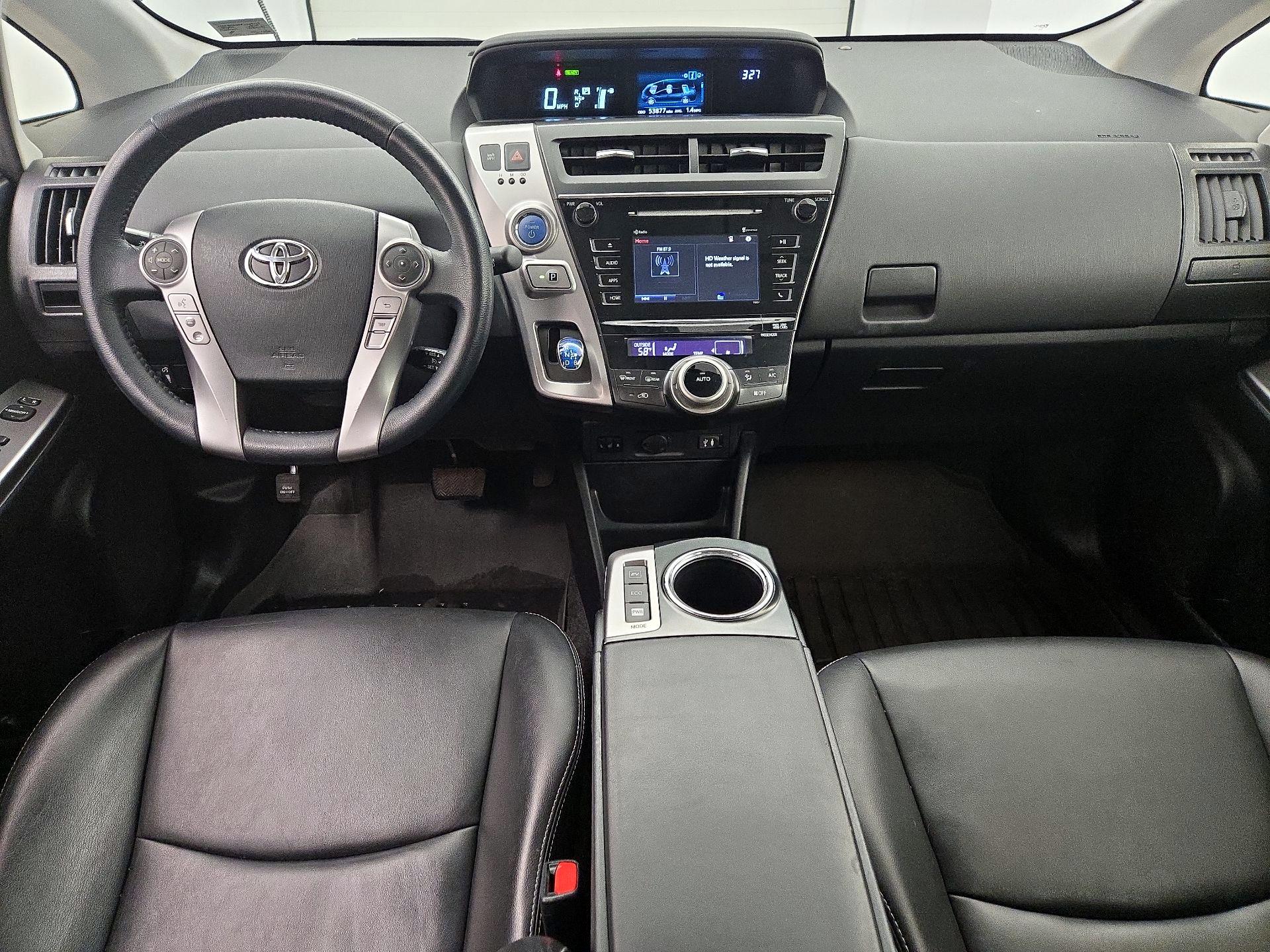 Thumbnail: 2015 Toyota Prius v - 9