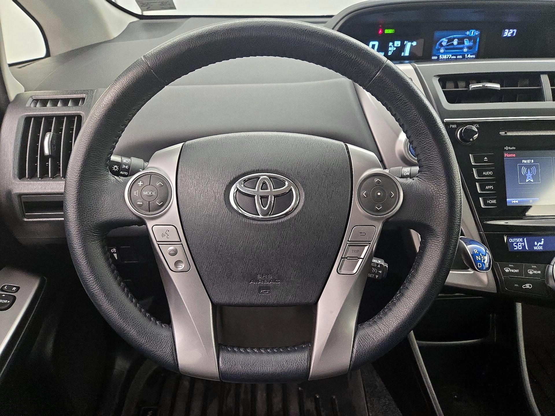 Thumbnail: 2015 Toyota Prius v - 10