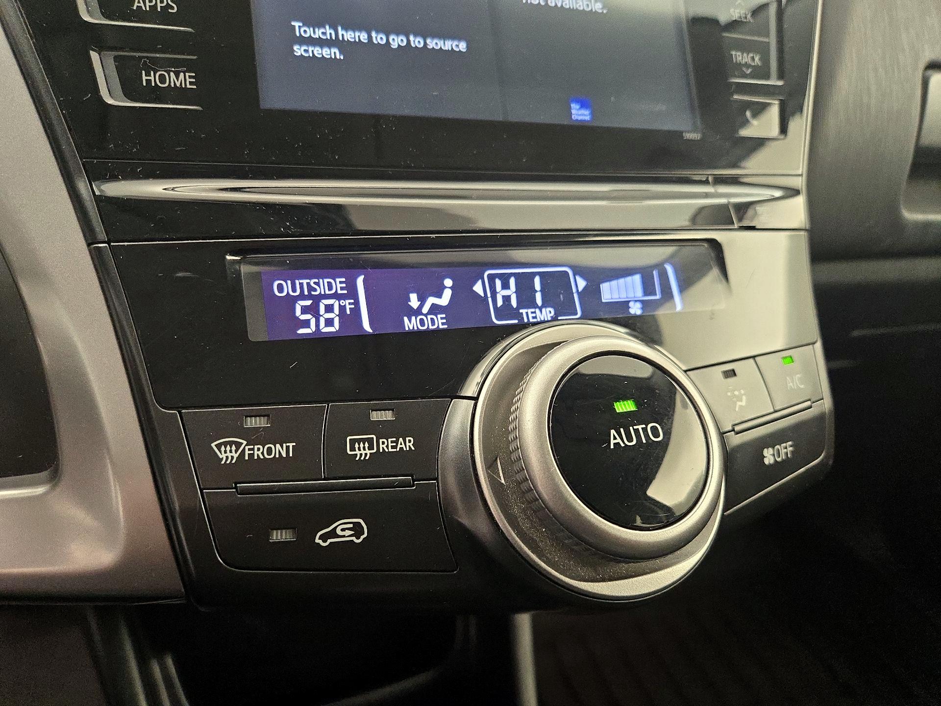 Thumbnail: 2015 Toyota Prius v - 16