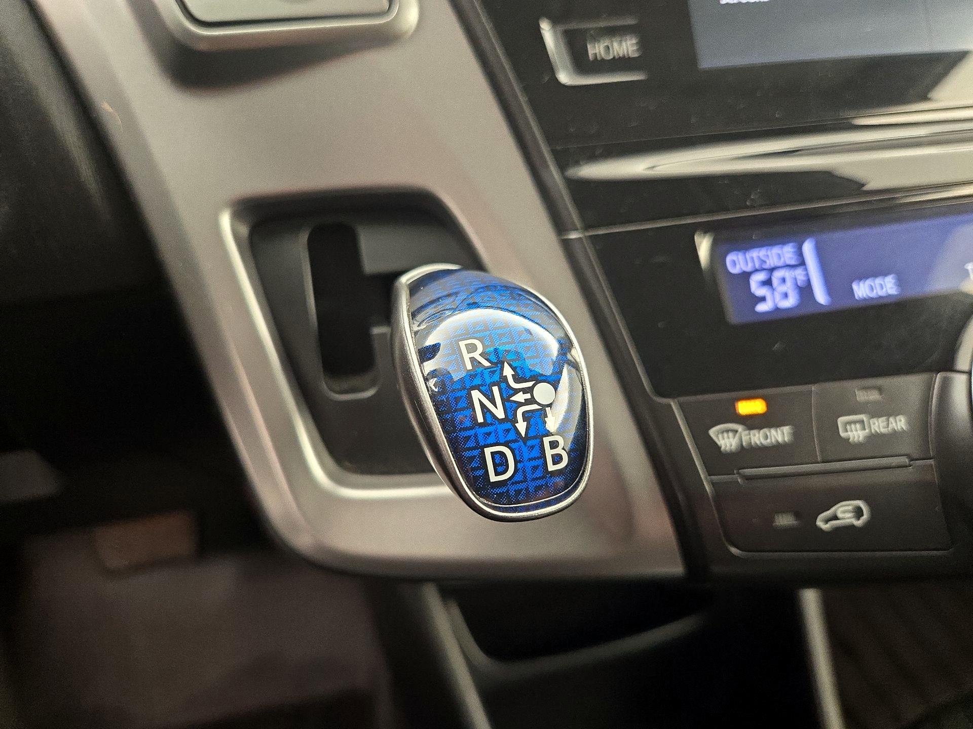 Thumbnail: 2015 Toyota Prius v - 17