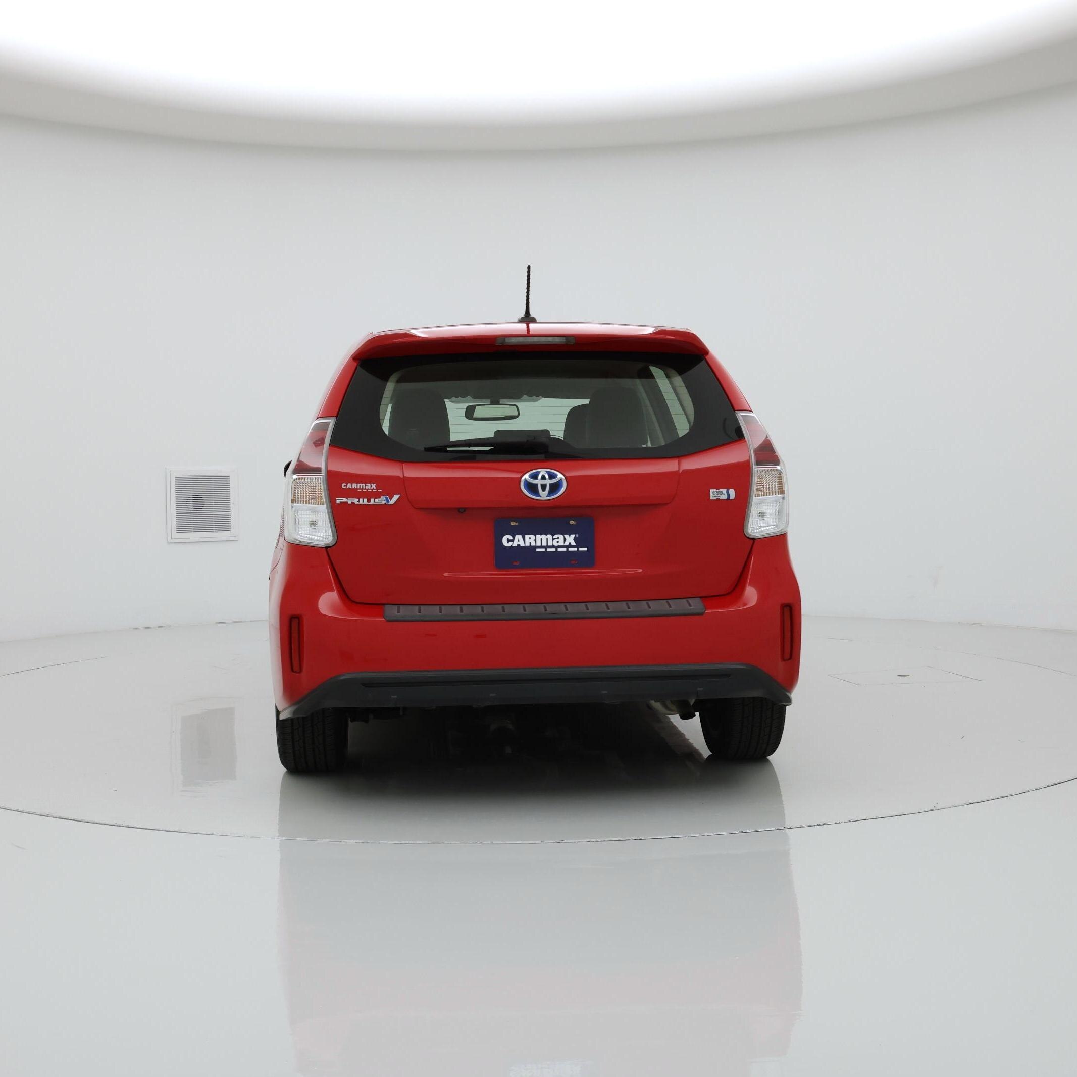 Thumbnail: 2015 Toyota Prius v - 6