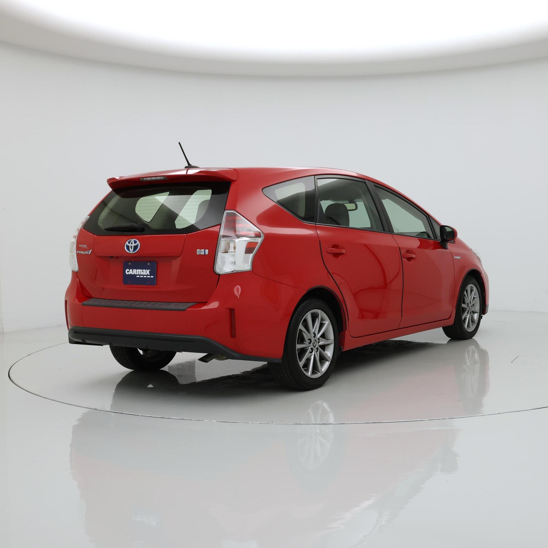 Thumbnail: 2015 Toyota Prius v - 8