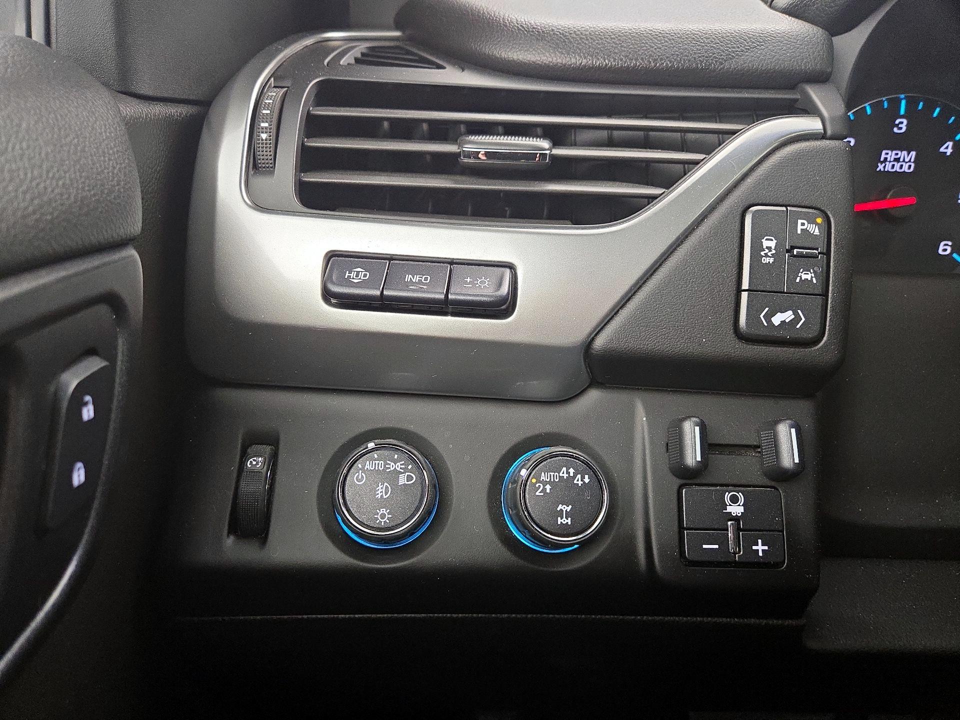 Thumbnail: 2017 Chevrolet Tahoe - 13