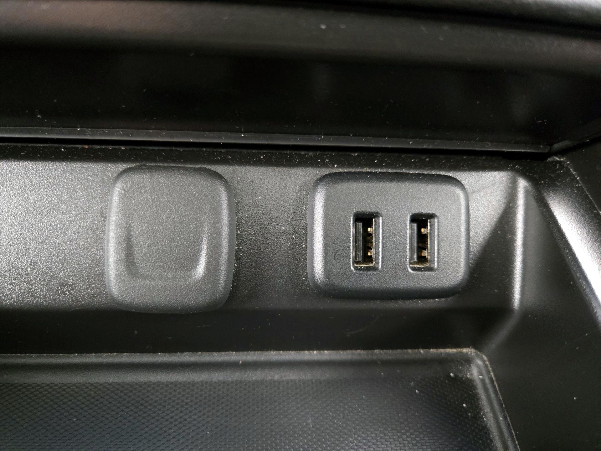 Thumbnail: 2017 Chevrolet Tahoe - 19