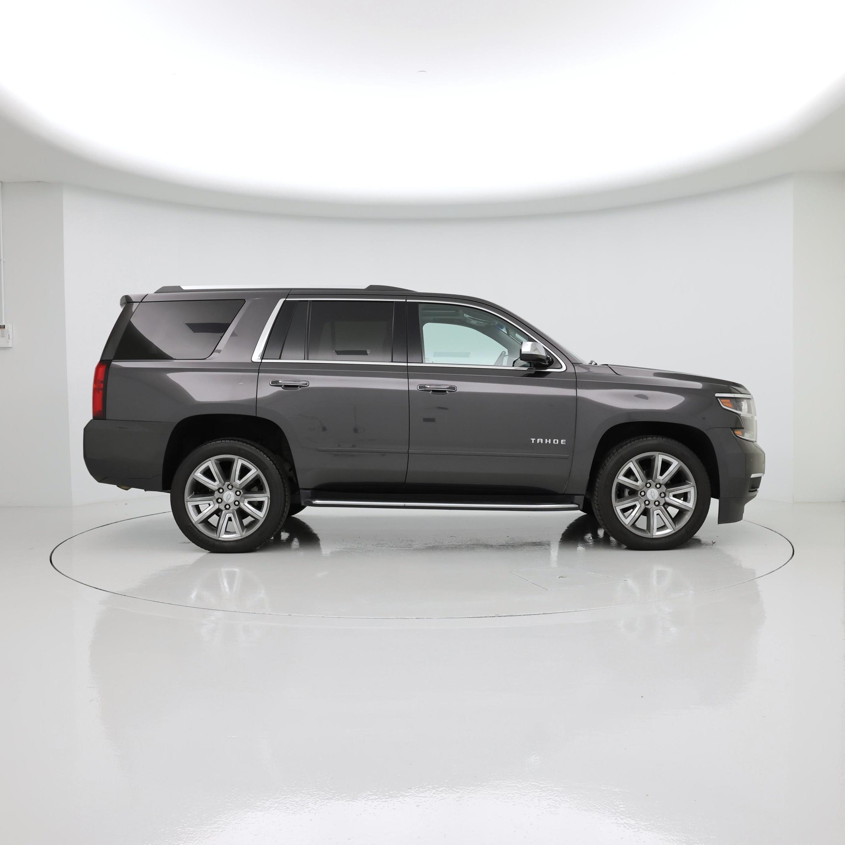 Thumbnail: 2017 Chevrolet Tahoe - 7