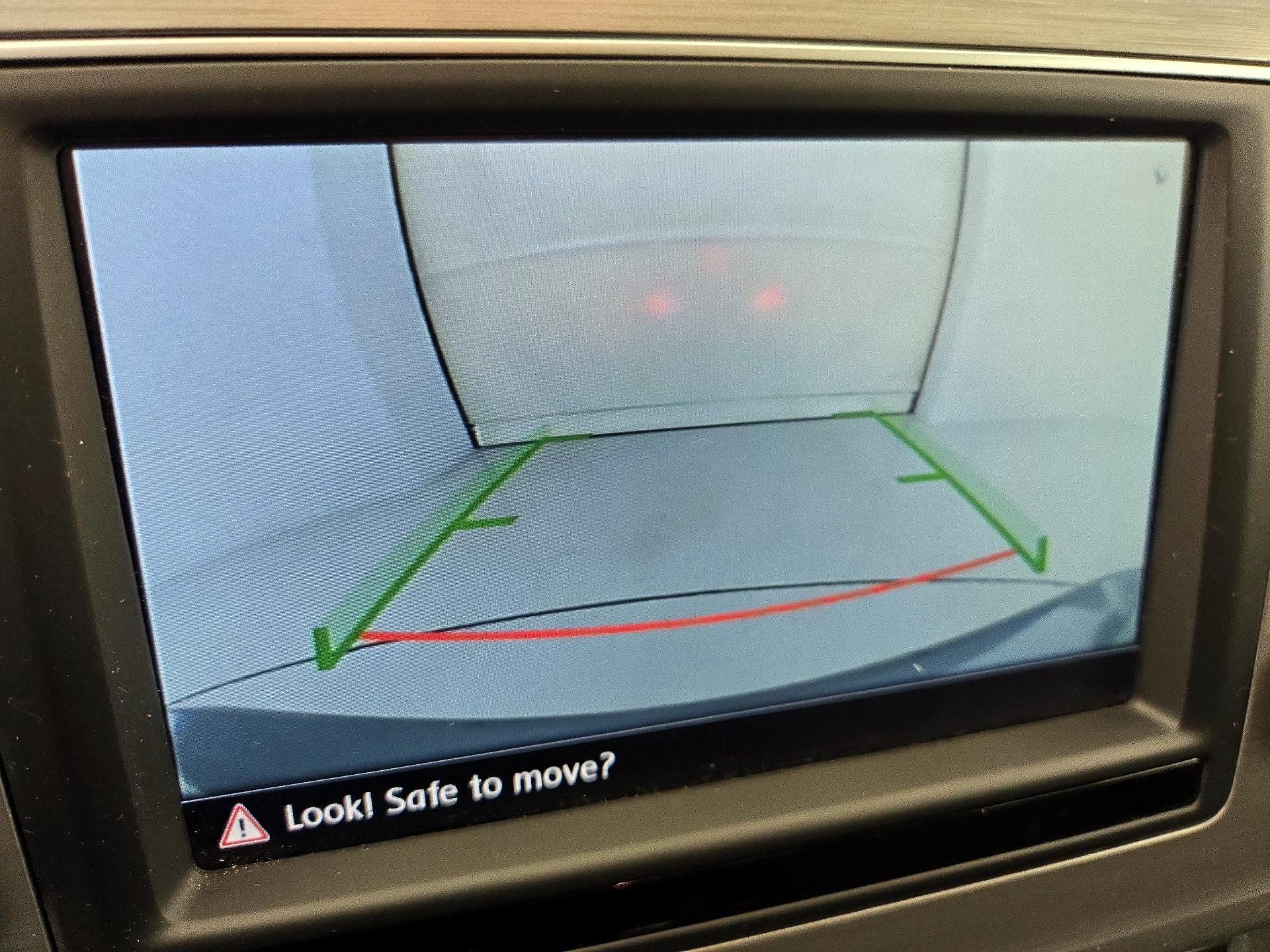 Thumbnail: 2016 Volkswagen Golf - 14