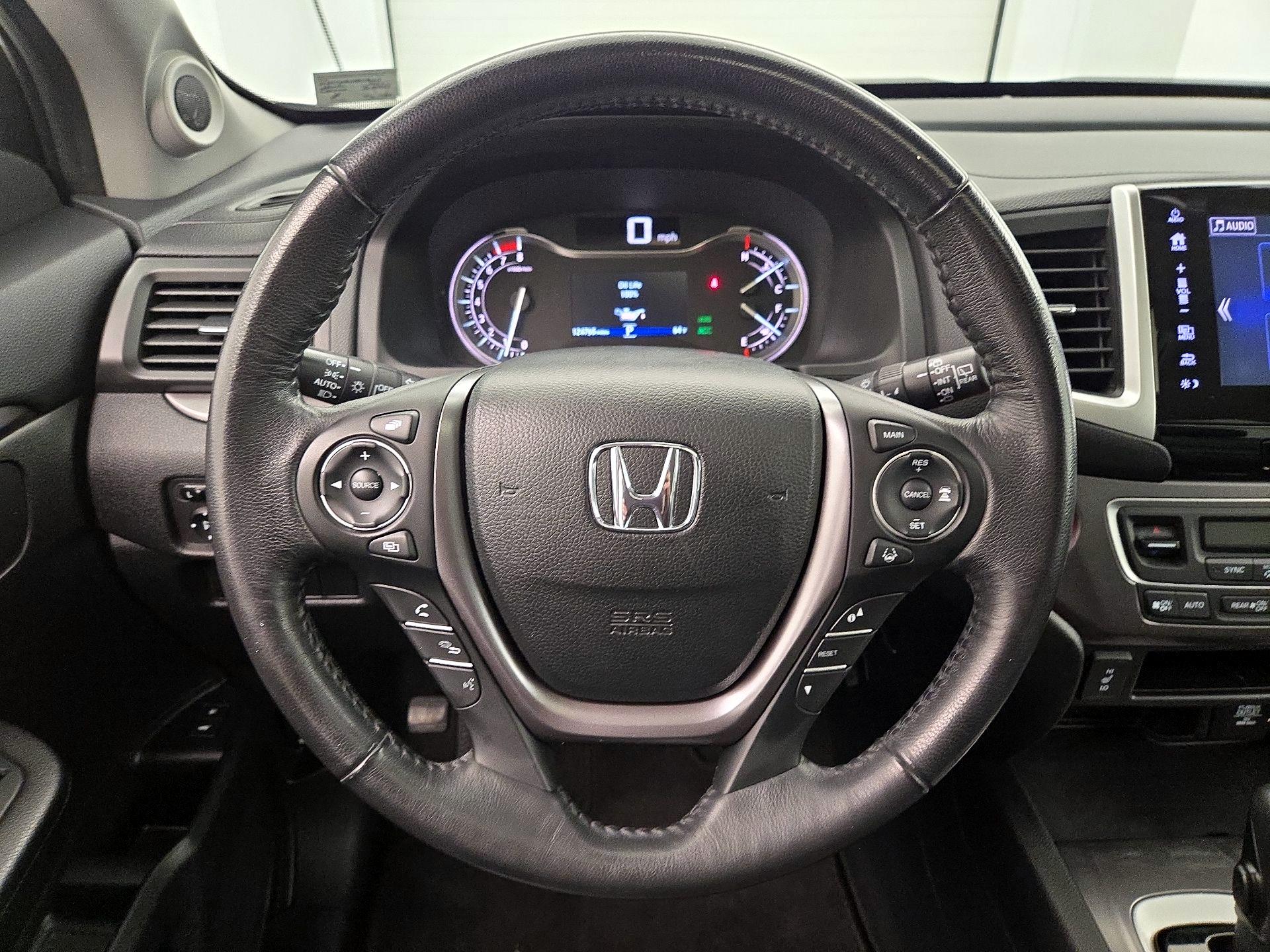 Thumbnail: 2017 Honda Pilot - 10