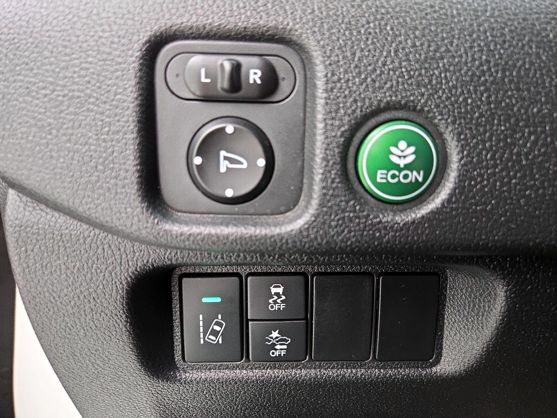 Thumbnail: 2017 Honda Pilot - 13