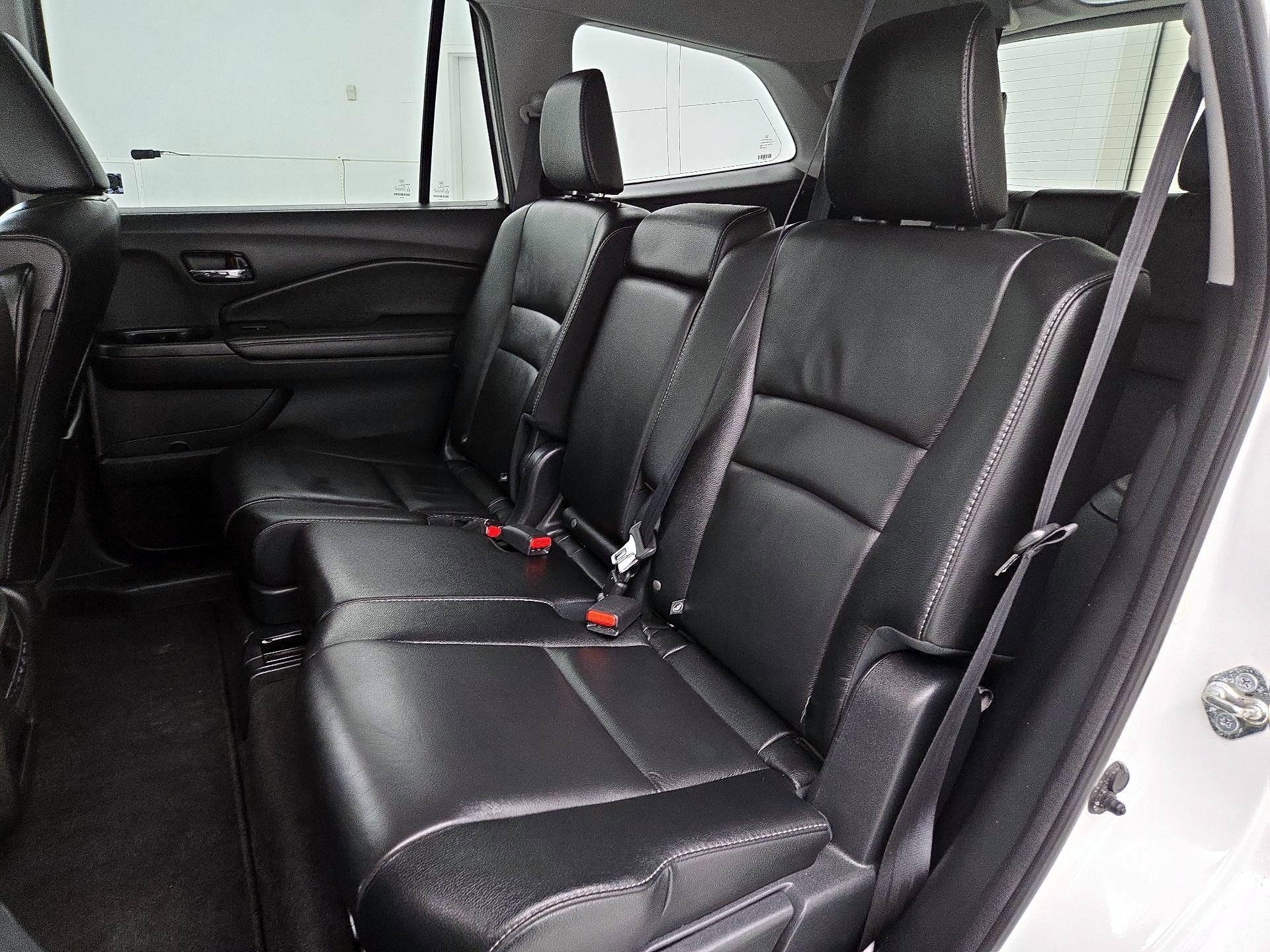 Thumbnail: 2017 Honda Pilot - 20