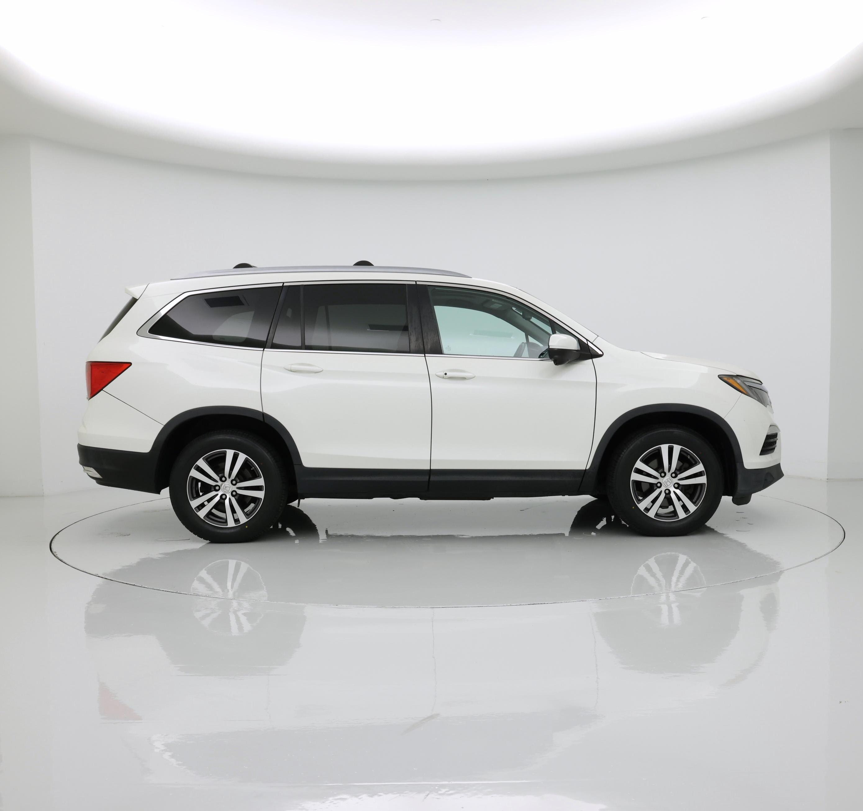 Thumbnail: 2017 Honda Pilot - 7