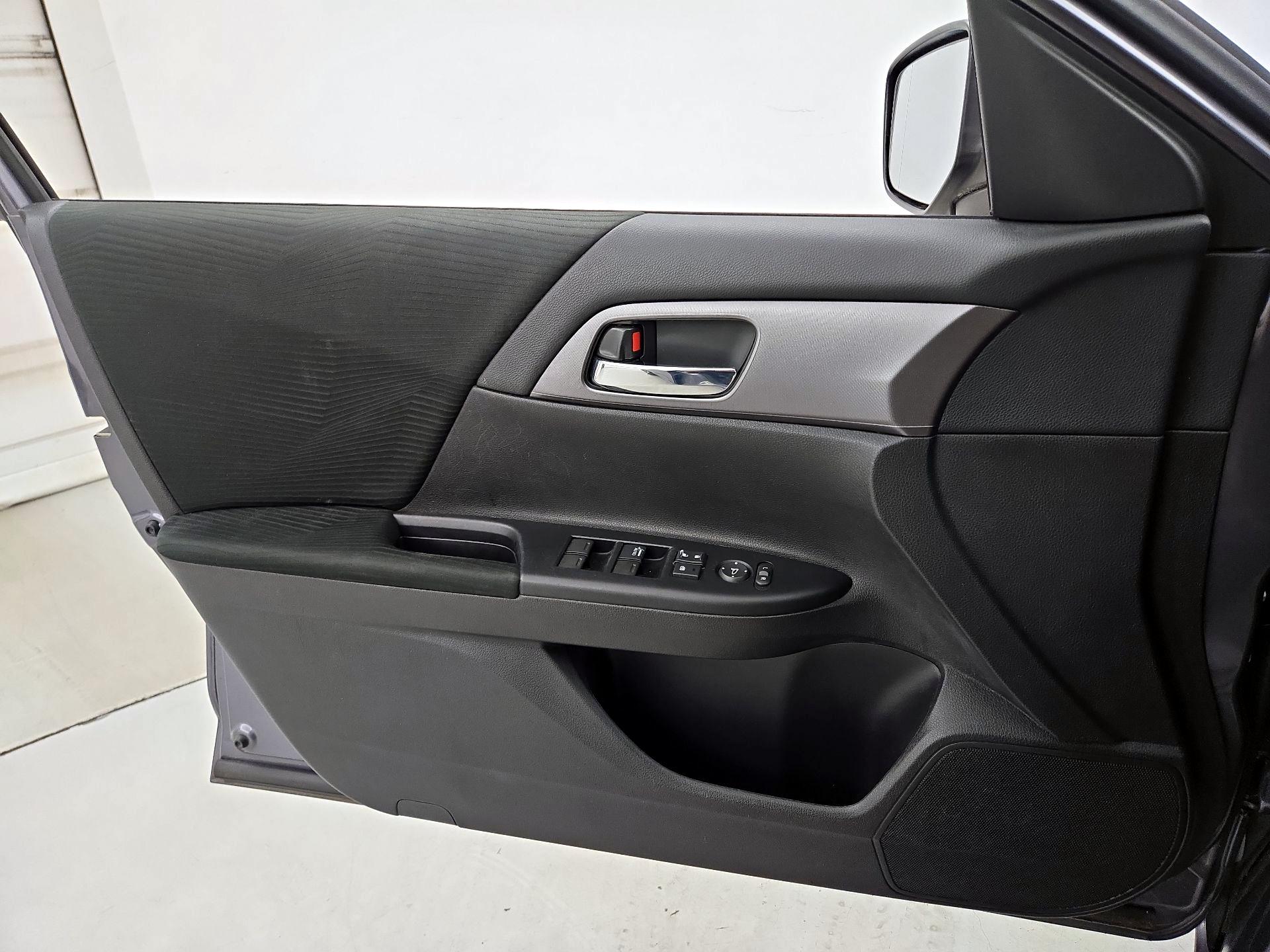 Thumbnail: 2015 Honda Accord - 12