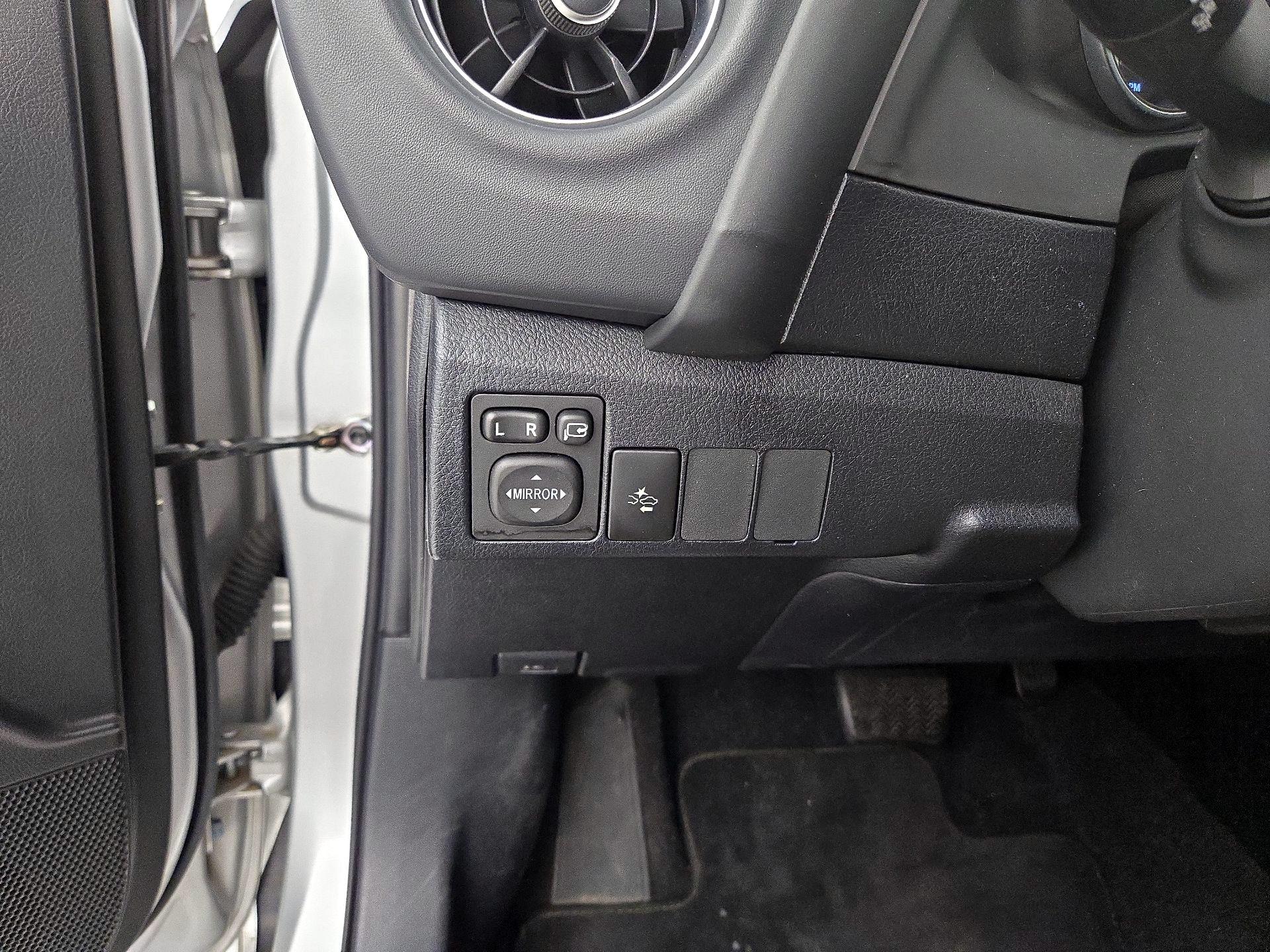 Thumbnail: 2018 Toyota Corolla iM - 13