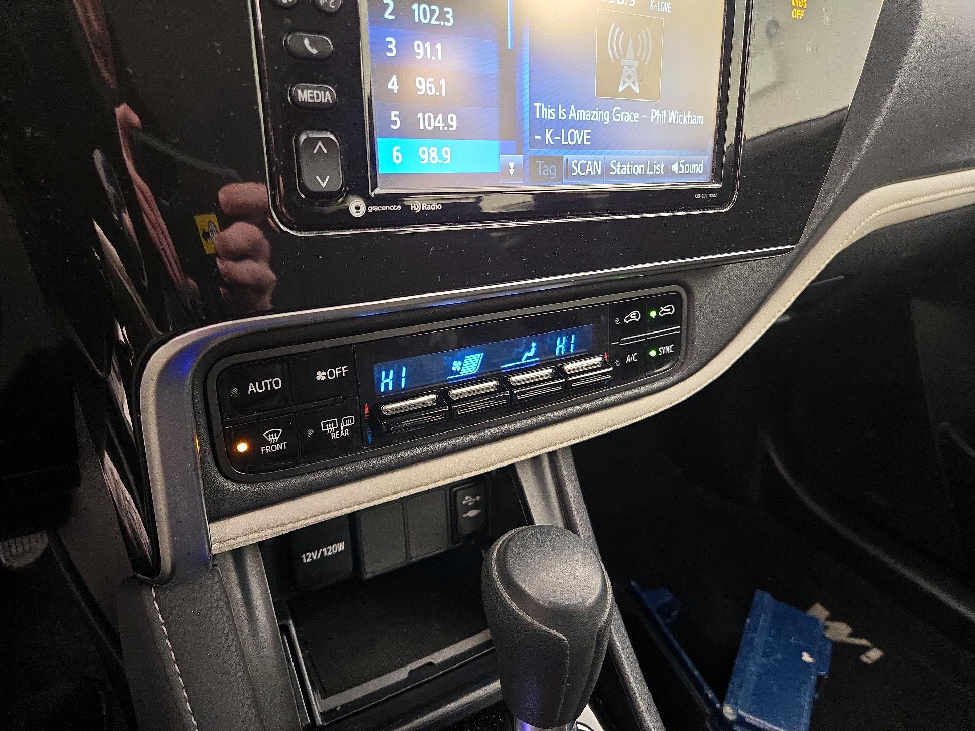 Thumbnail: 2018 Toyota Corolla iM - 16