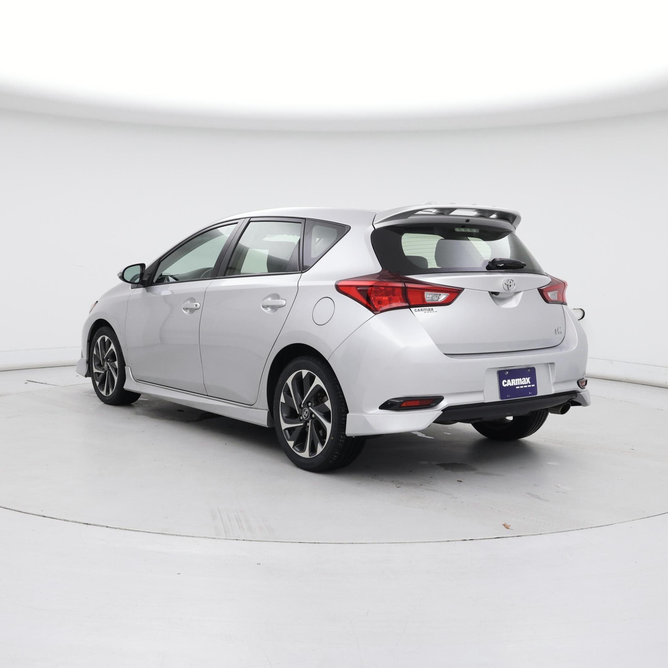 Thumbnail: 2018 Toyota Corolla iM - 2