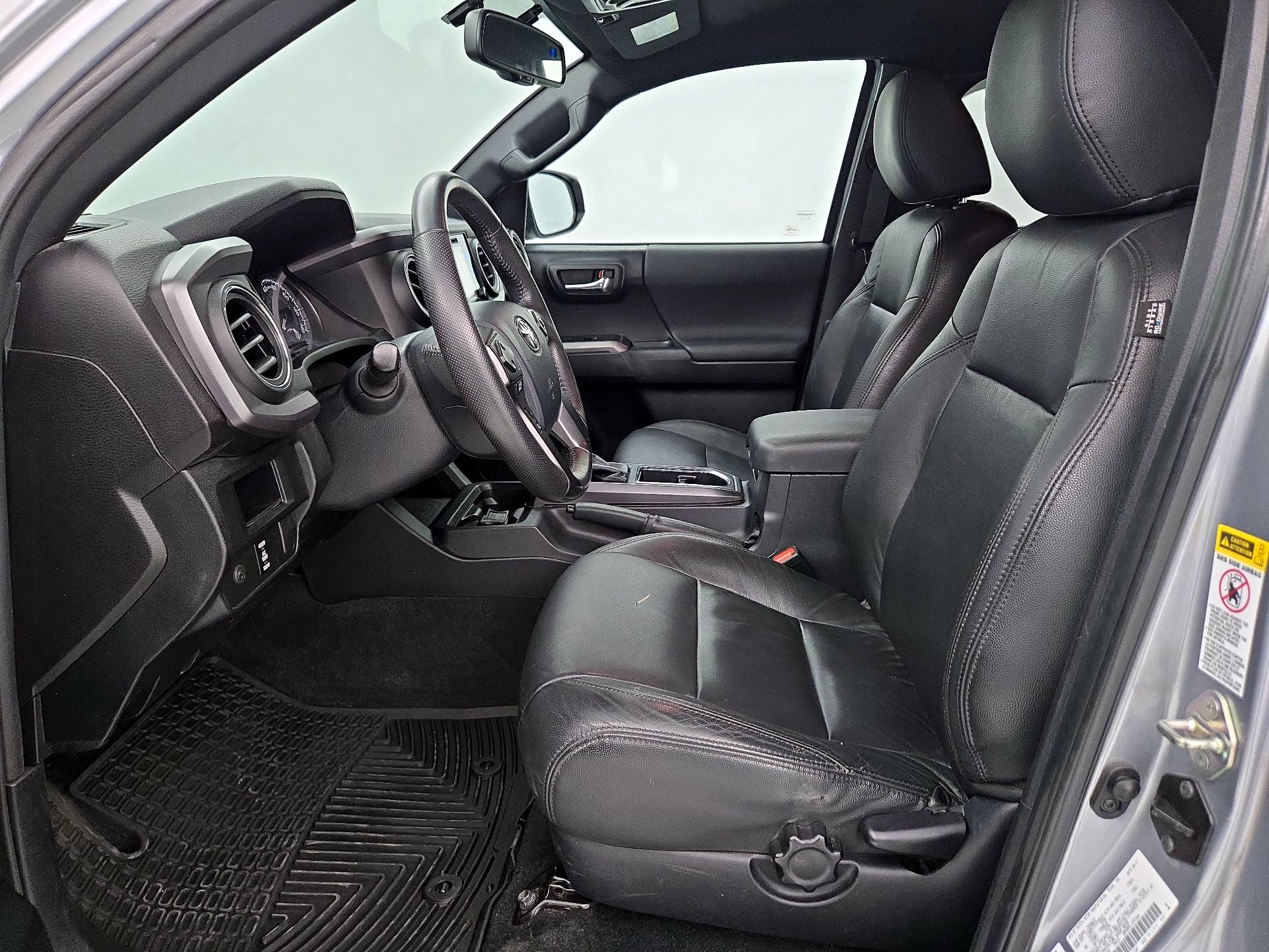 Thumbnail: 2017 Toyota Tacoma - 11