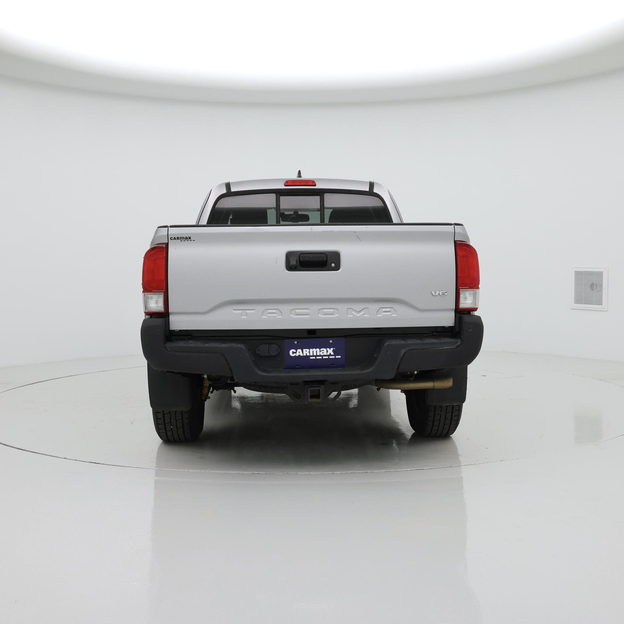 Thumbnail: 2017 Toyota Tacoma - 6