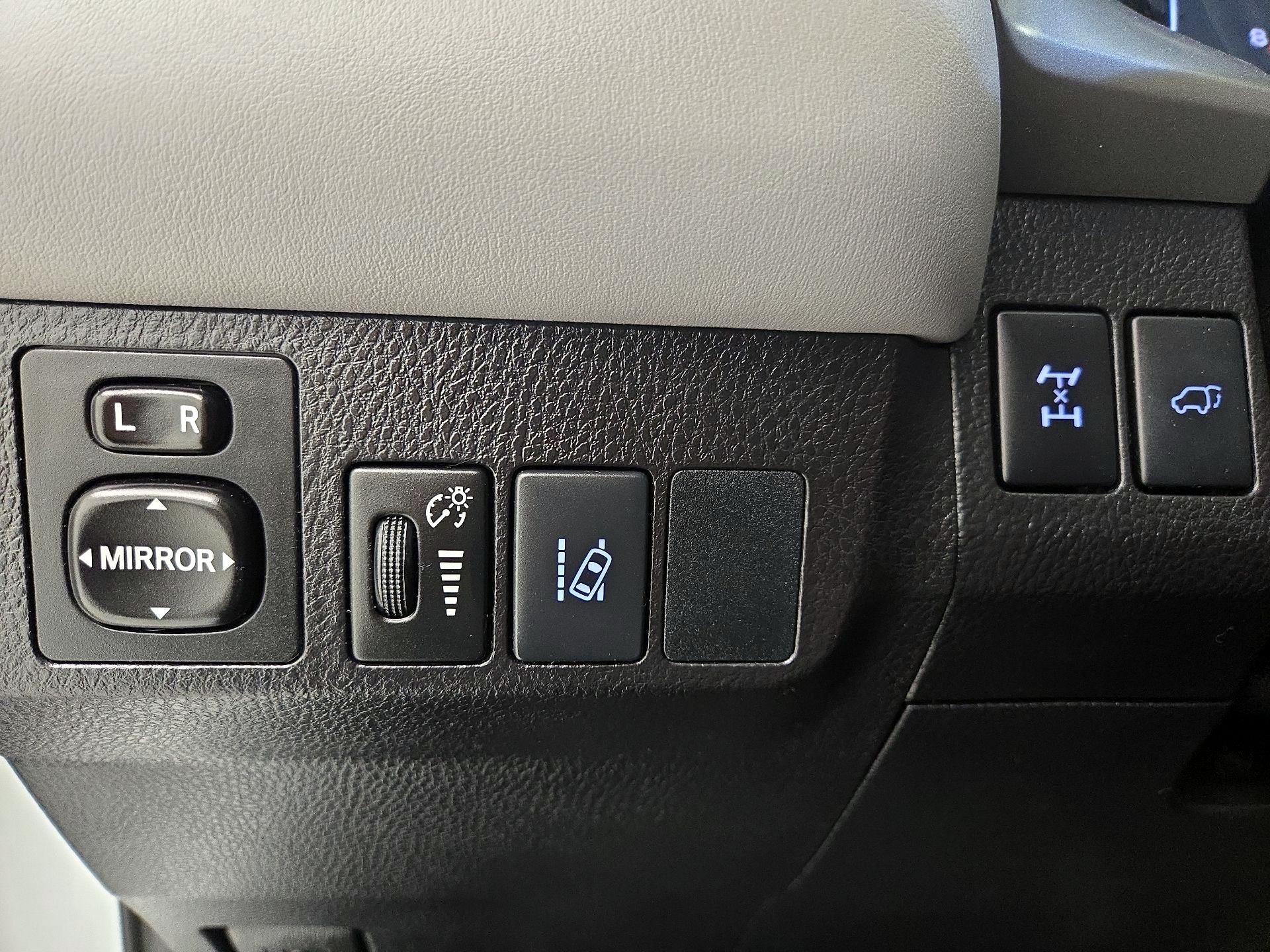 Thumbnail: 2017 Toyota RAV4 - 13