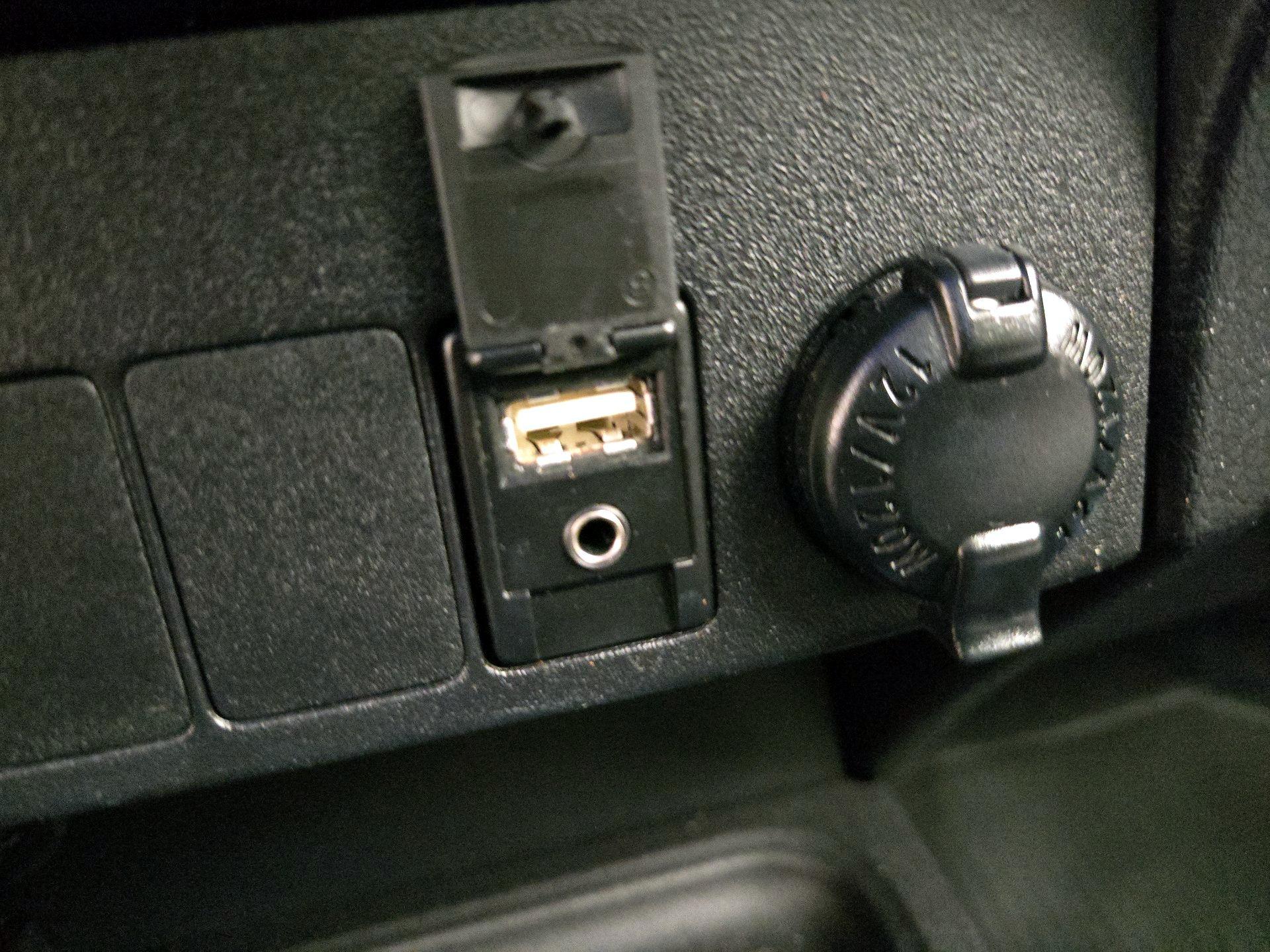 Thumbnail: 2017 Toyota RAV4 - 18