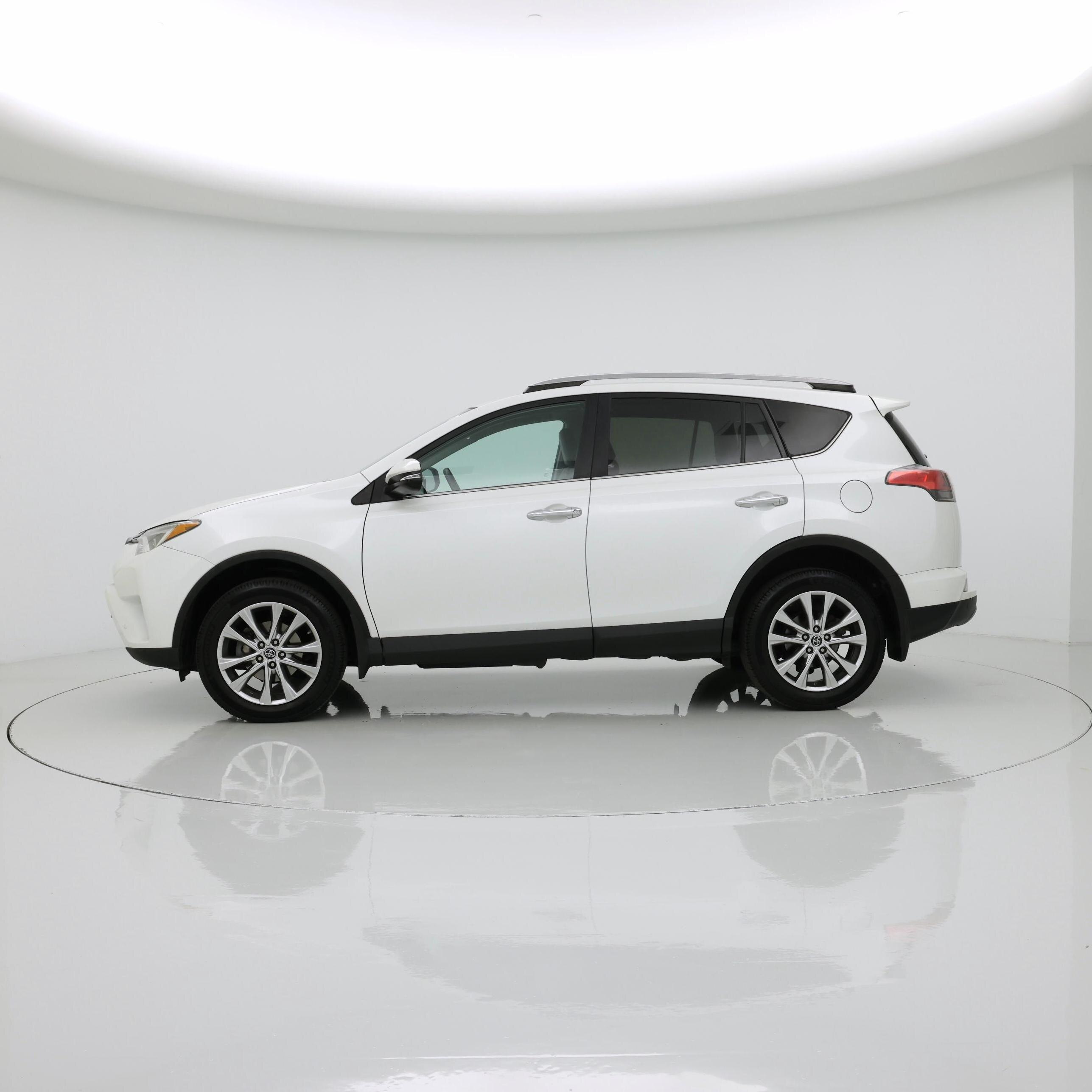 Thumbnail: 2017 Toyota RAV4 - 3