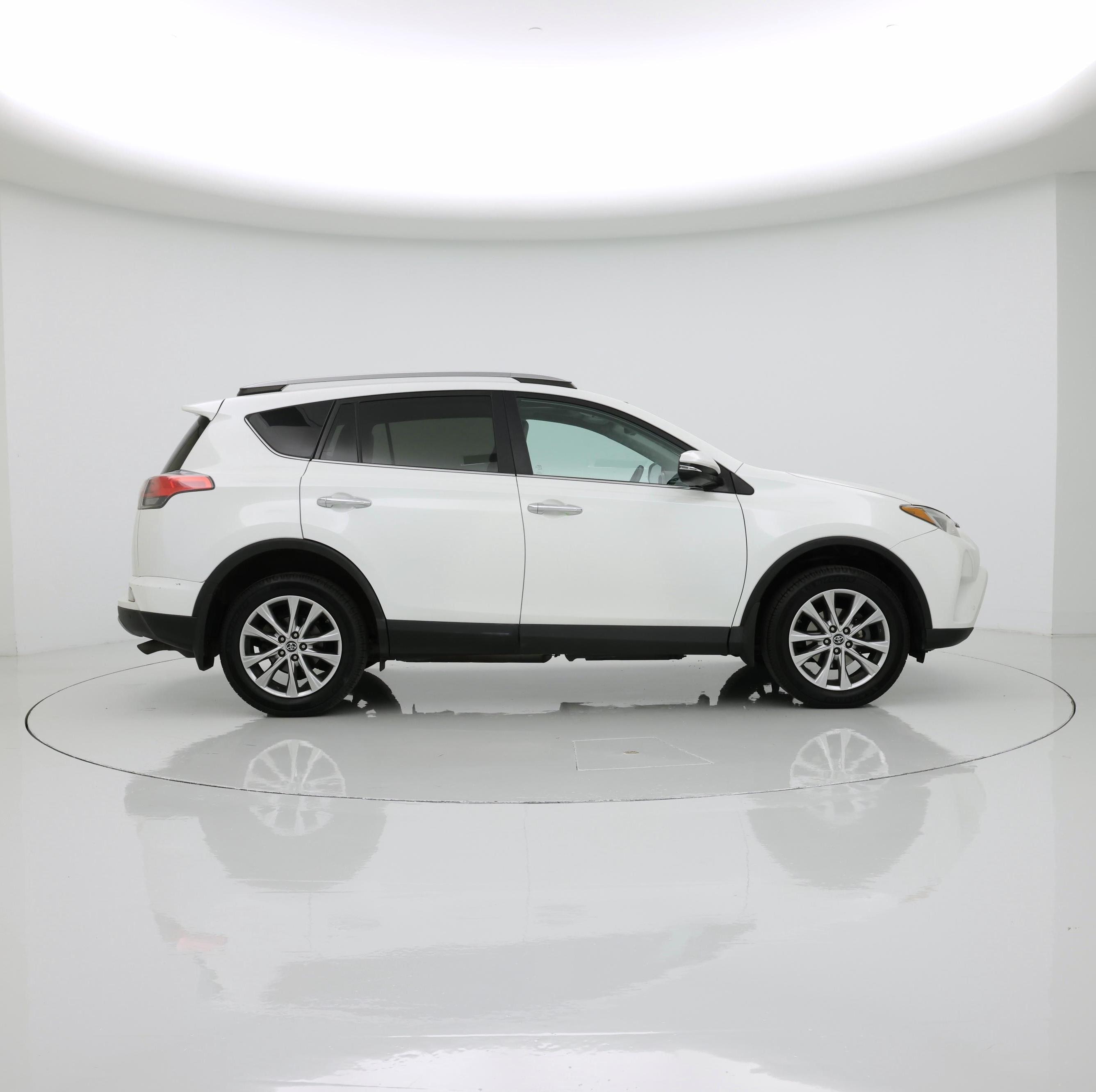 Thumbnail: 2017 Toyota RAV4 - 7