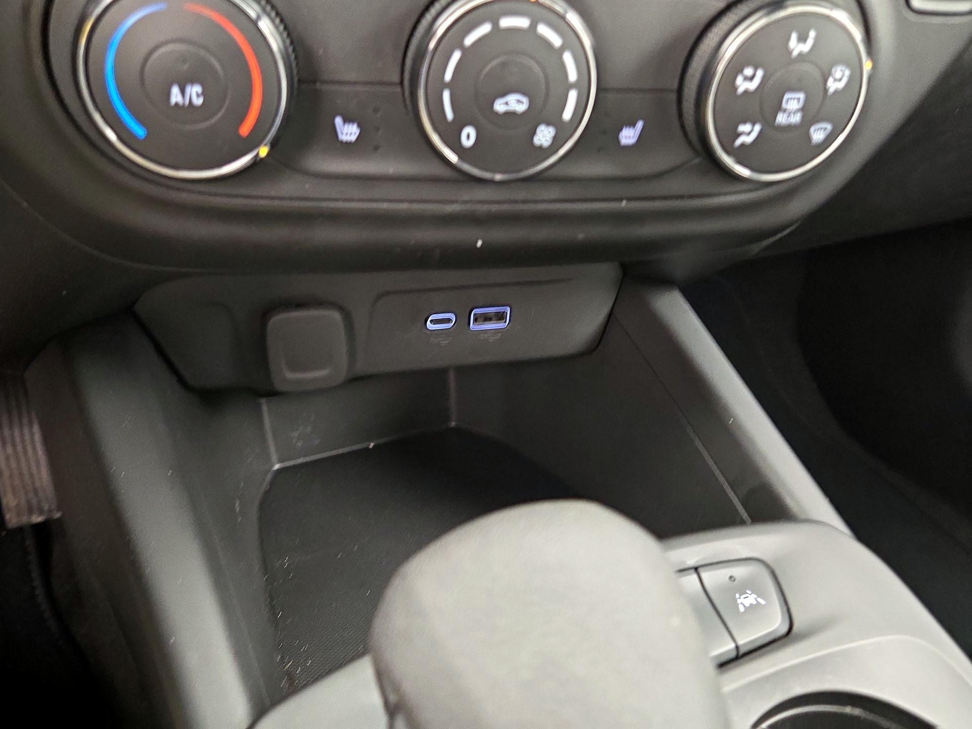 Thumbnail: 2025 Chevrolet Trax - 18