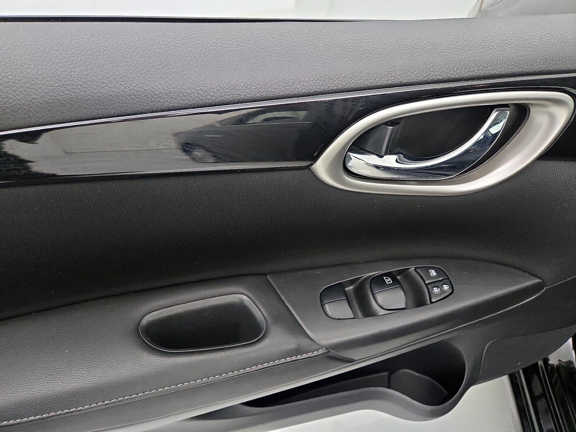 Thumbnail: 2019 Nissan Sentra - 12