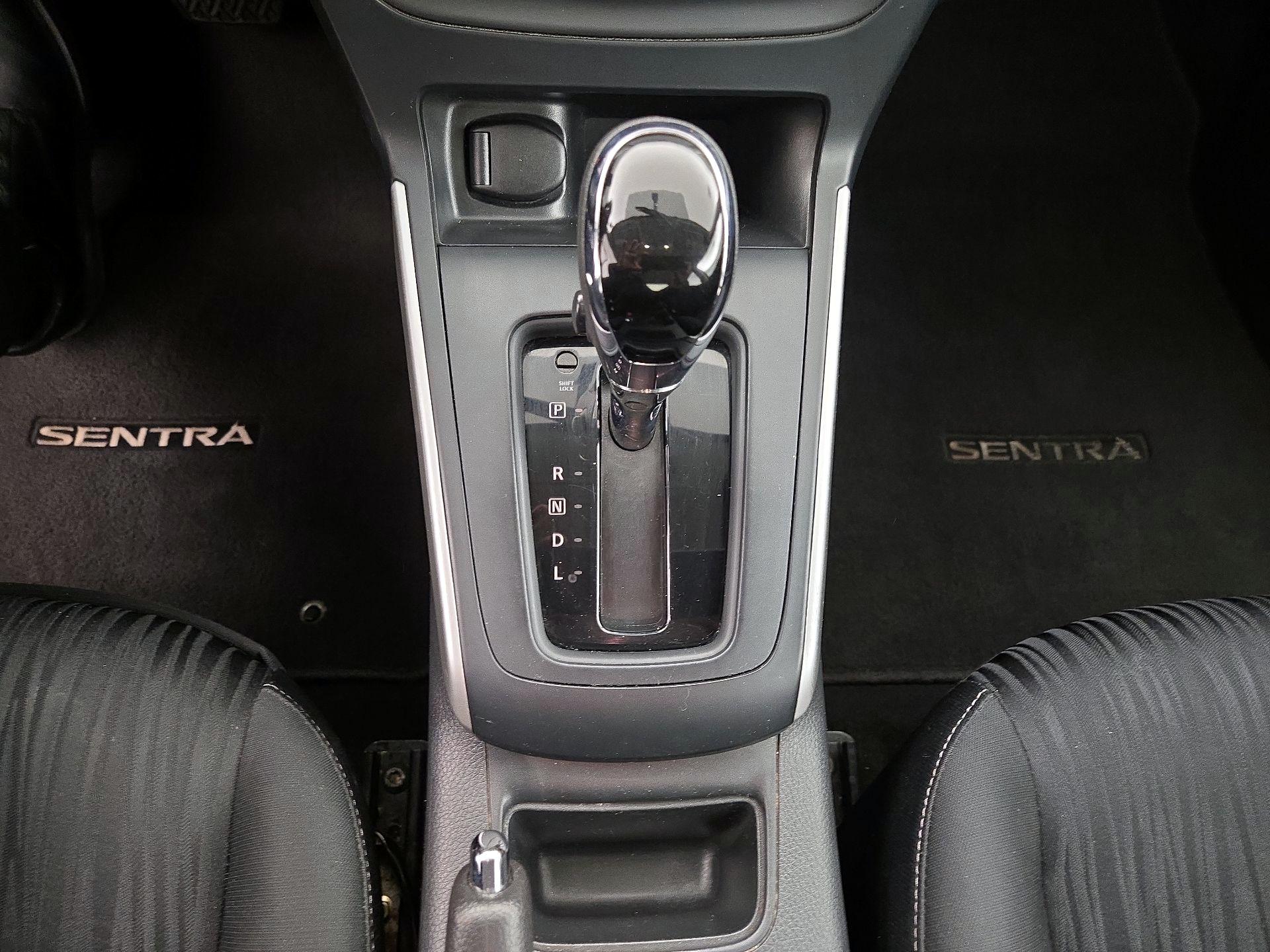 Thumbnail: 2019 Nissan Sentra - 17