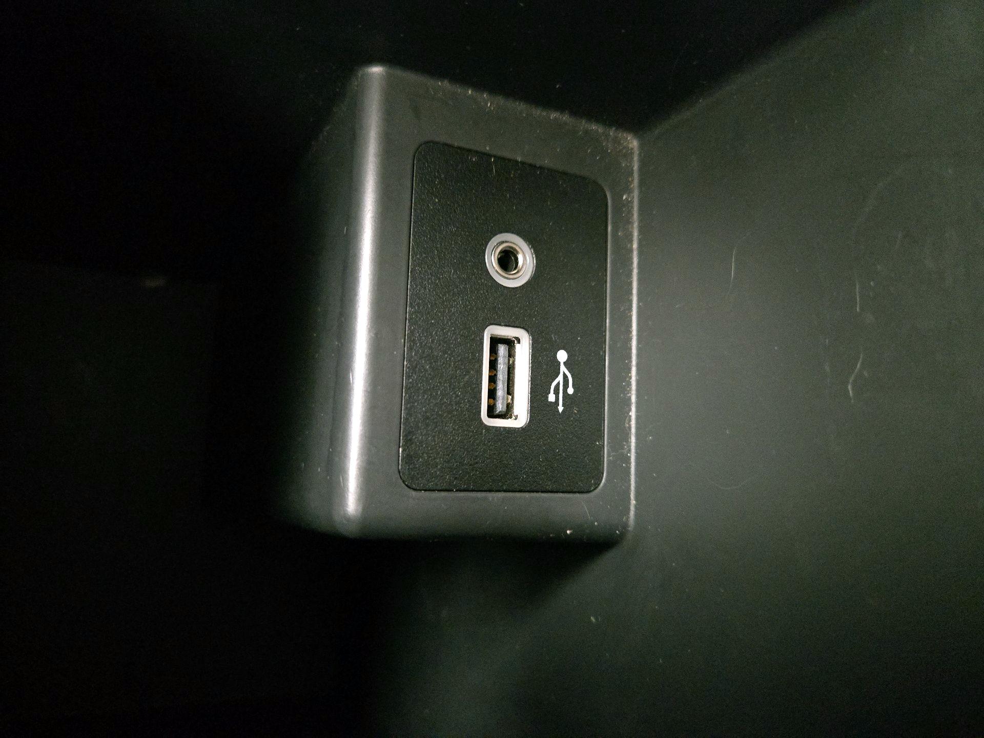 Thumbnail: 2019 Nissan Sentra - 18