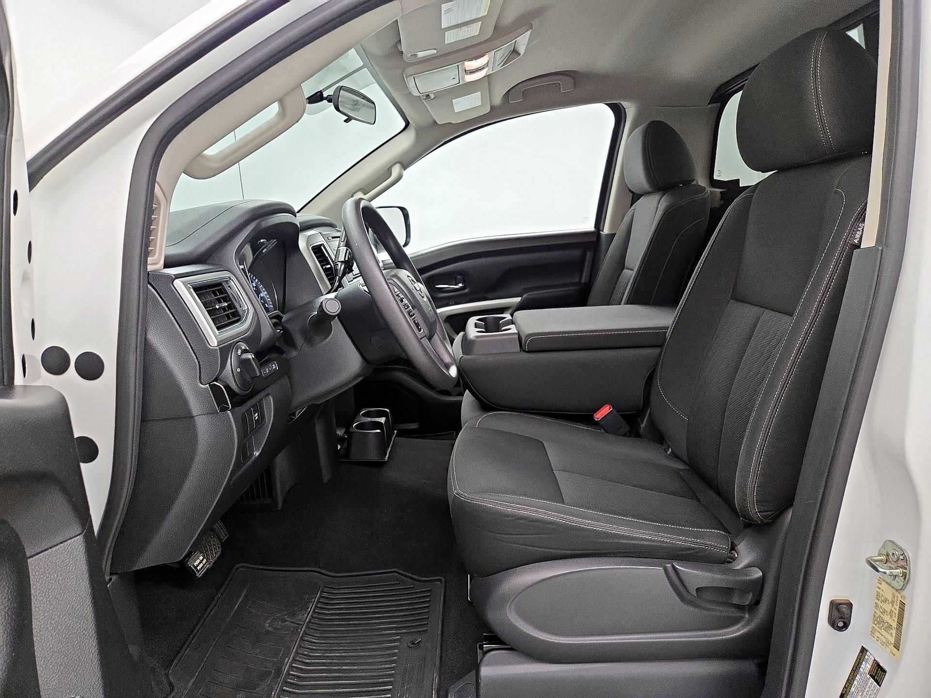 Thumbnail: 2017 Nissan Titan - 11