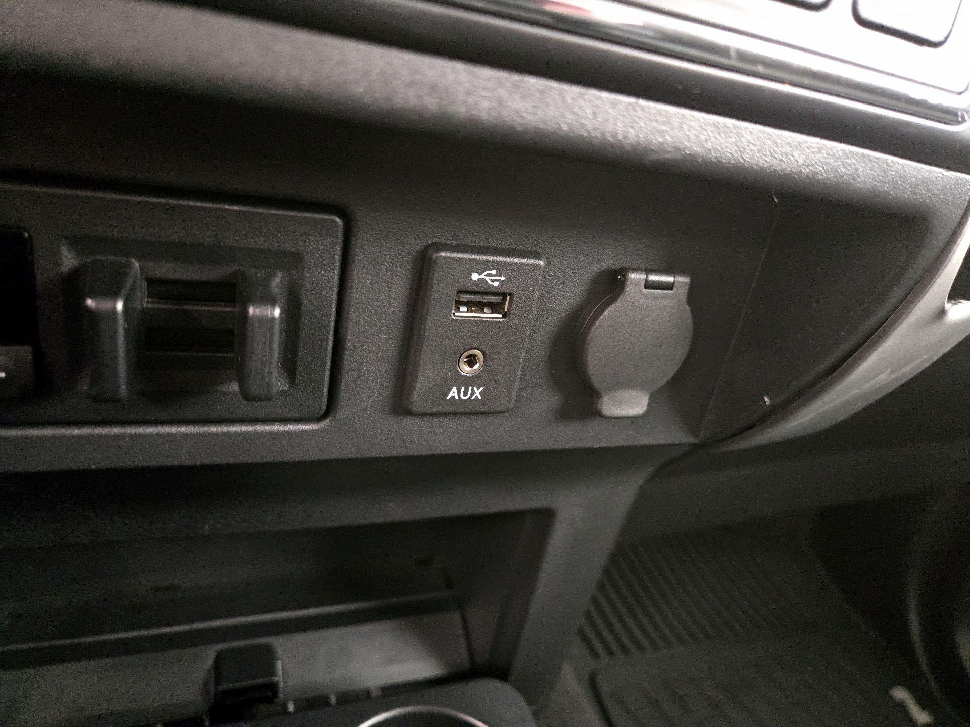 Thumbnail: 2017 Nissan Titan - 17