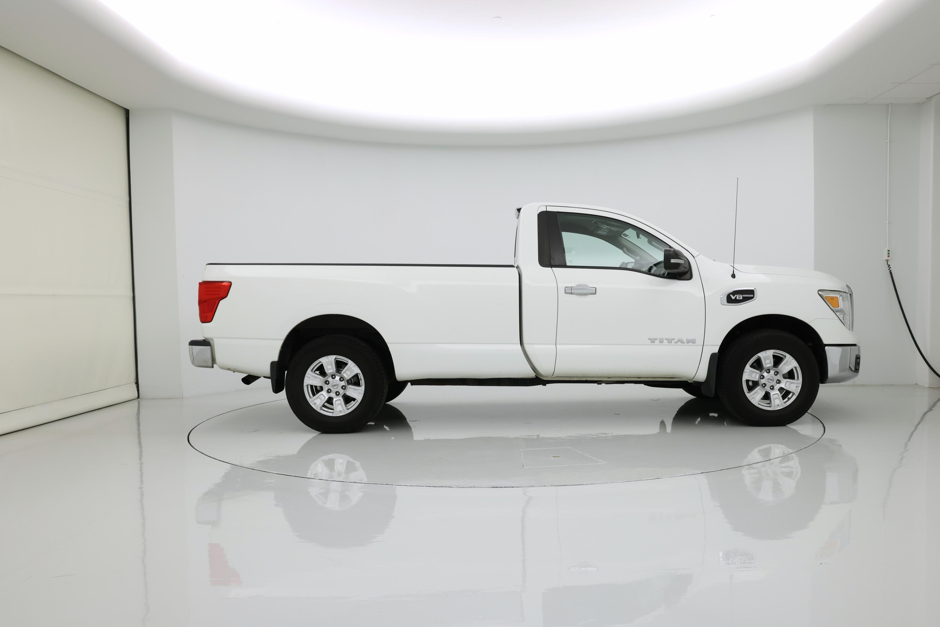 Thumbnail: 2017 Nissan Titan - 7