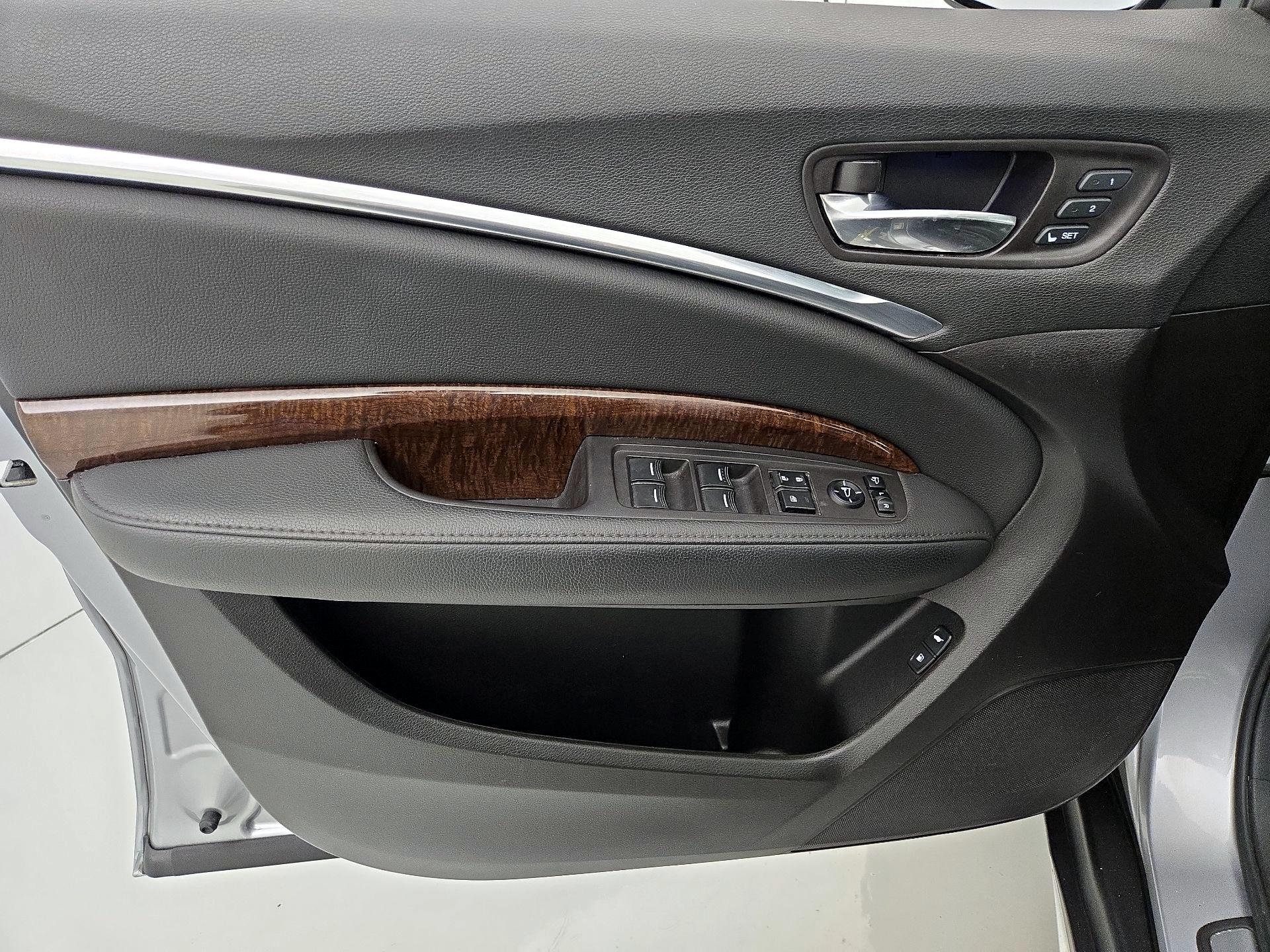 Thumbnail: 2017 Acura MDX - 12