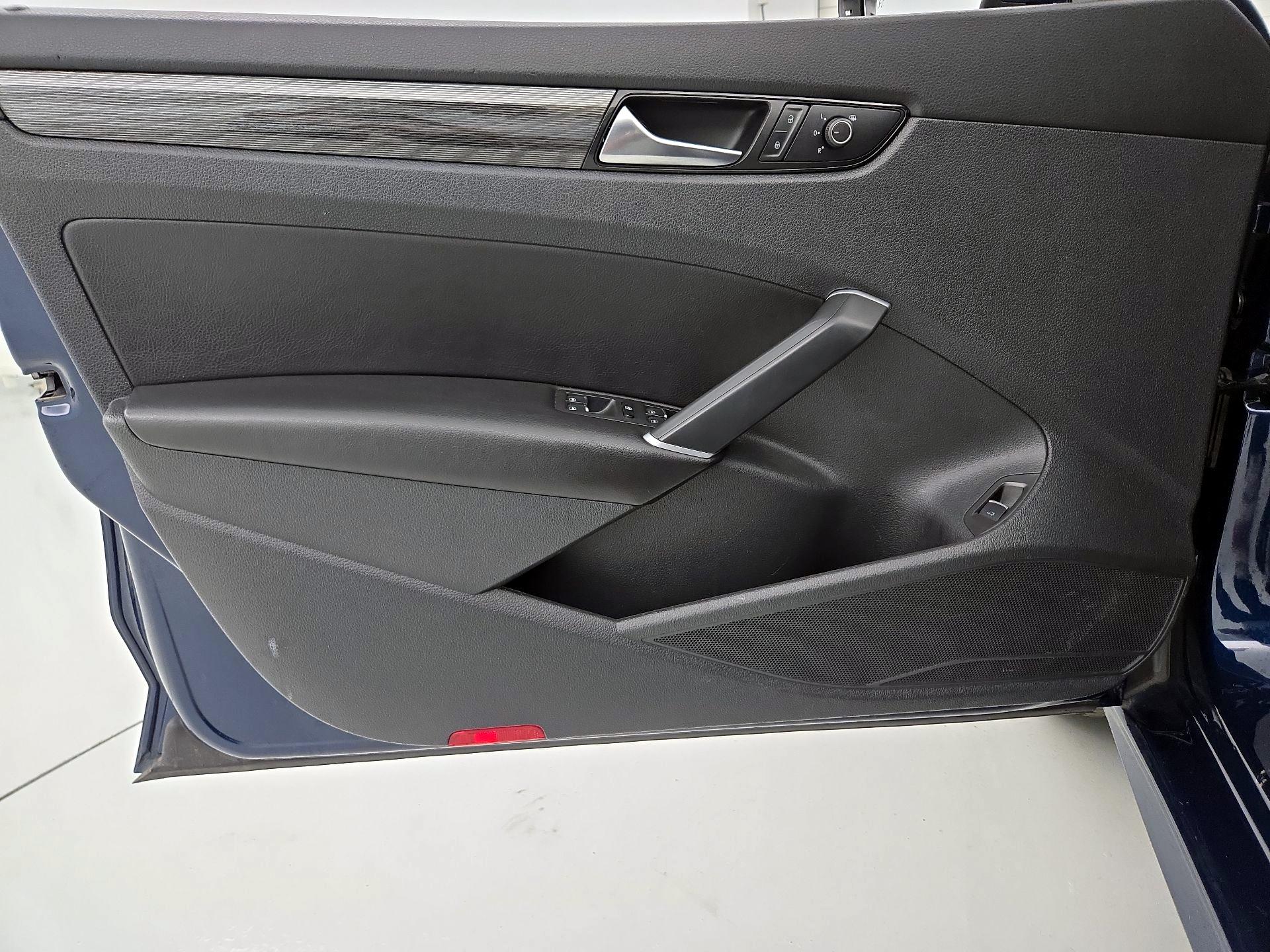 Thumbnail: 2022 Volkswagen Passat - 12