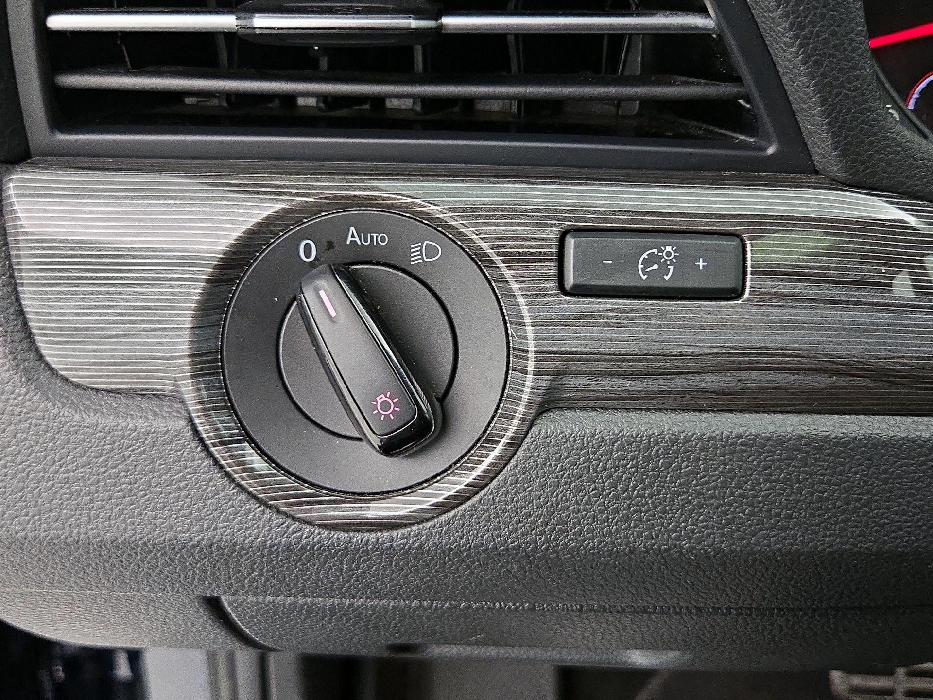 Thumbnail: 2022 Volkswagen Passat - 13