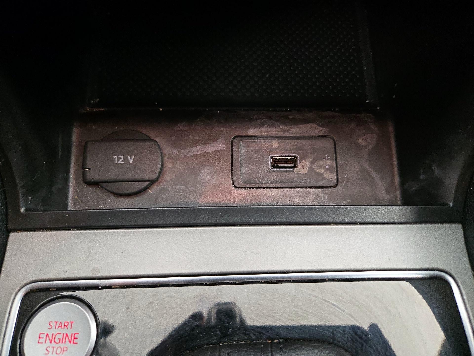 Thumbnail: 2022 Volkswagen Passat - 18