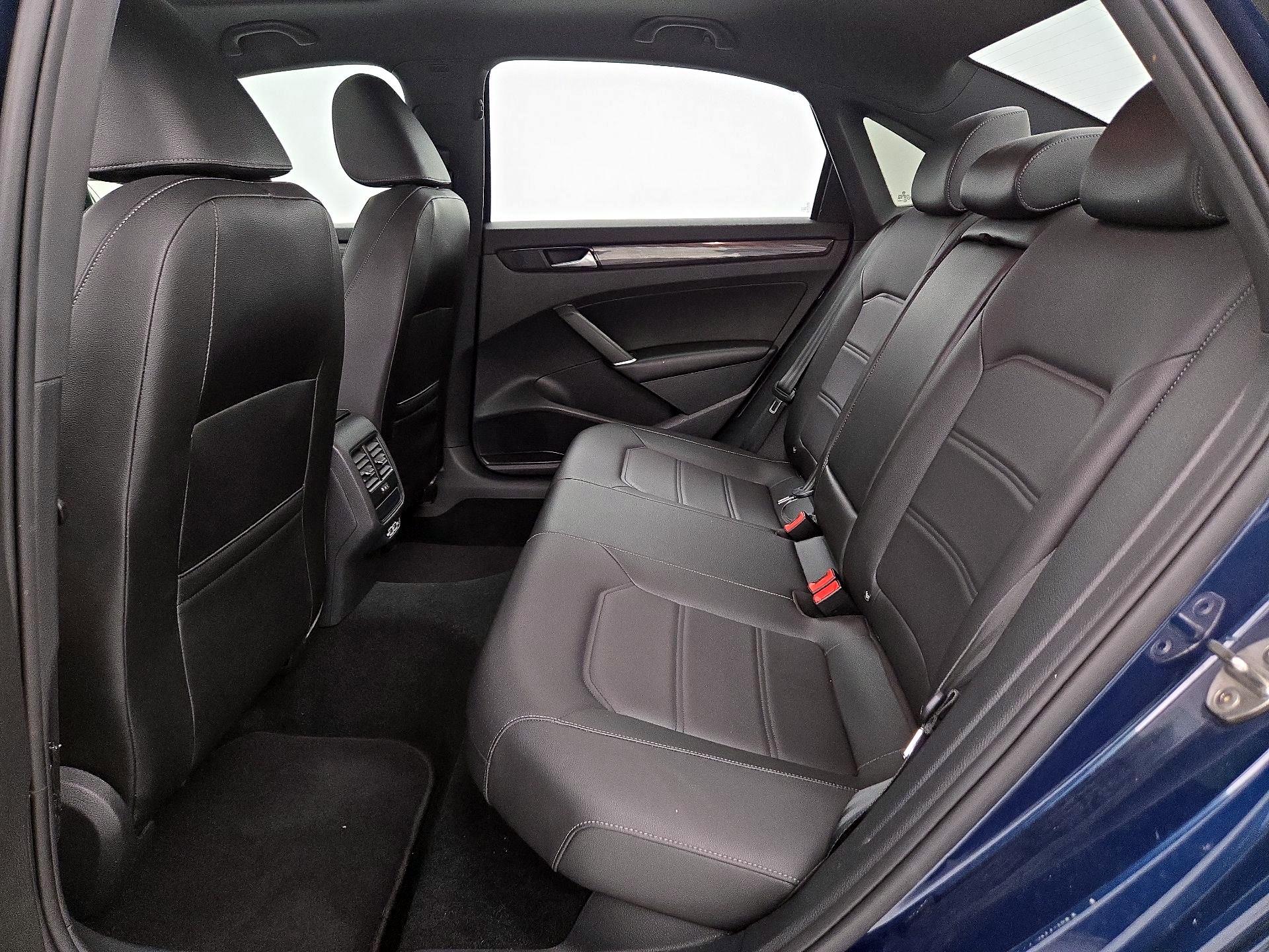 Thumbnail: 2022 Volkswagen Passat - 20