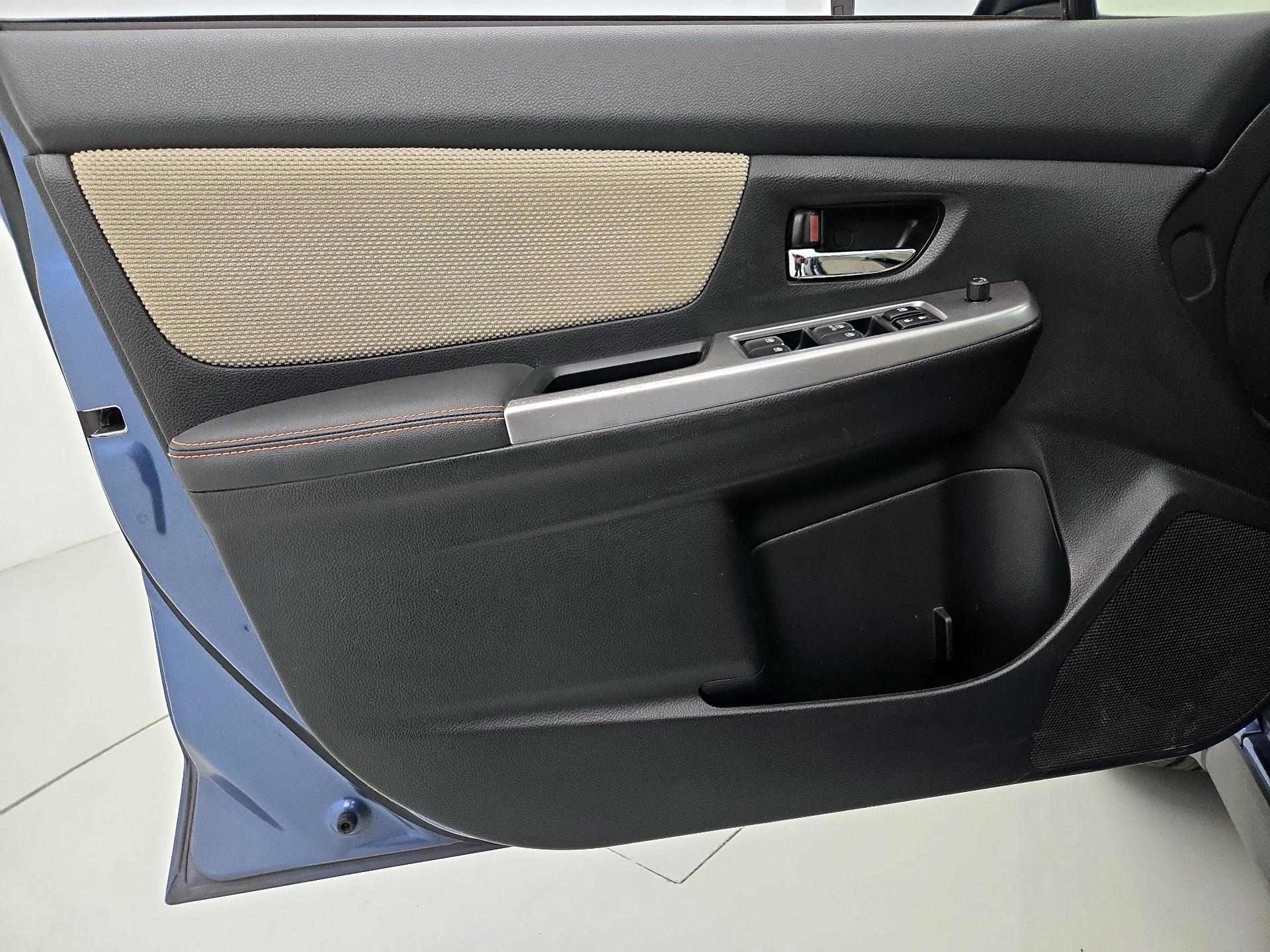 Thumbnail: 2017 Subaru Crosstrek - 12