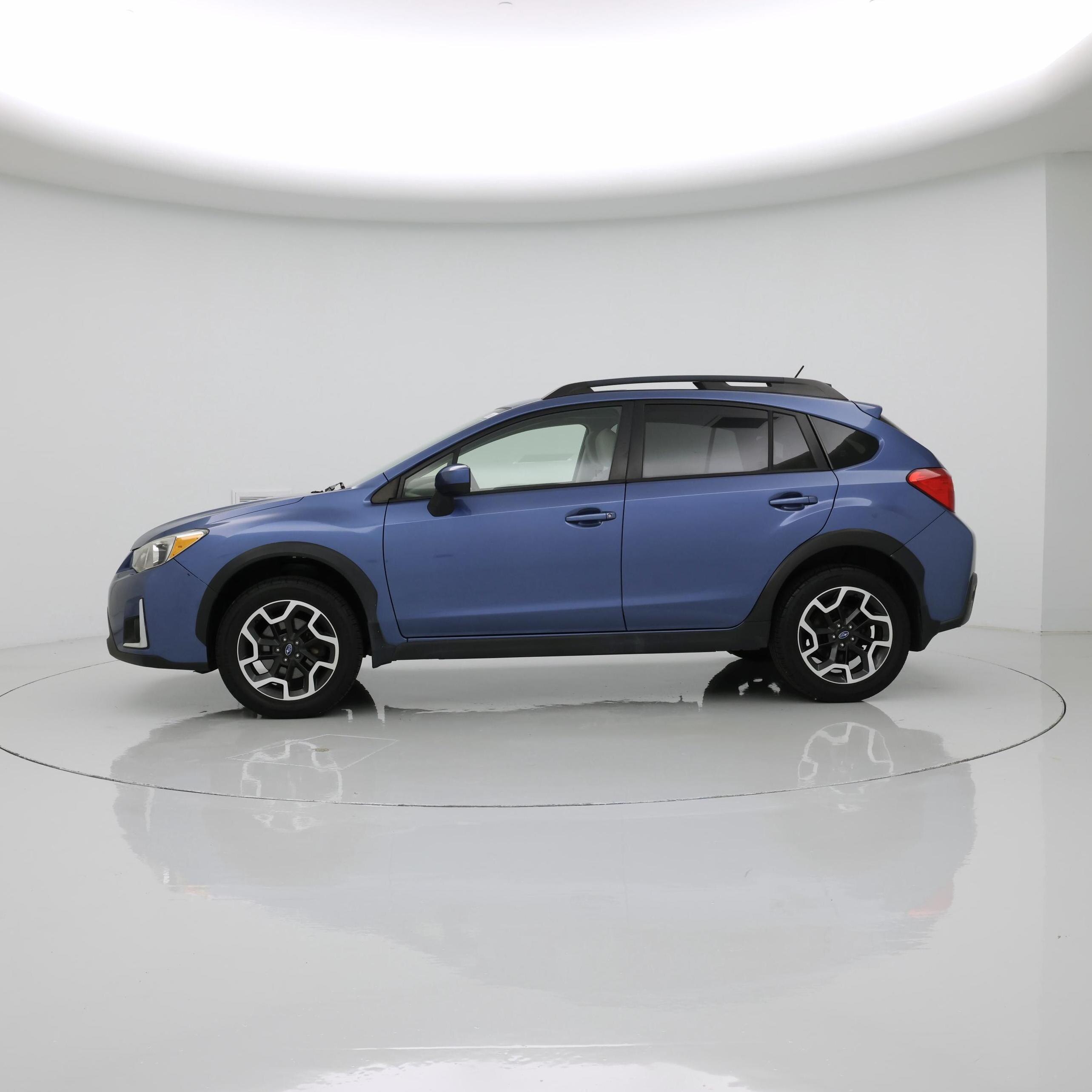Thumbnail: 2017 Subaru Crosstrek - 3