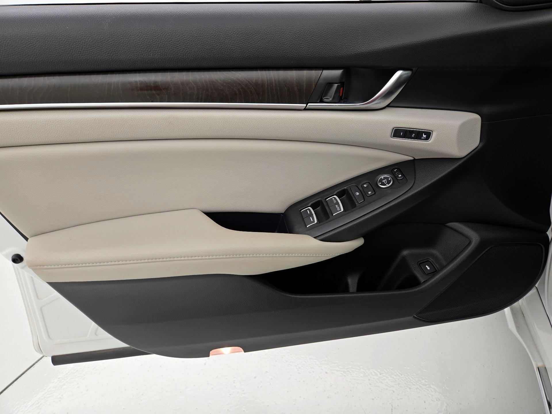 Thumbnail: 2018 Honda Accord - 12