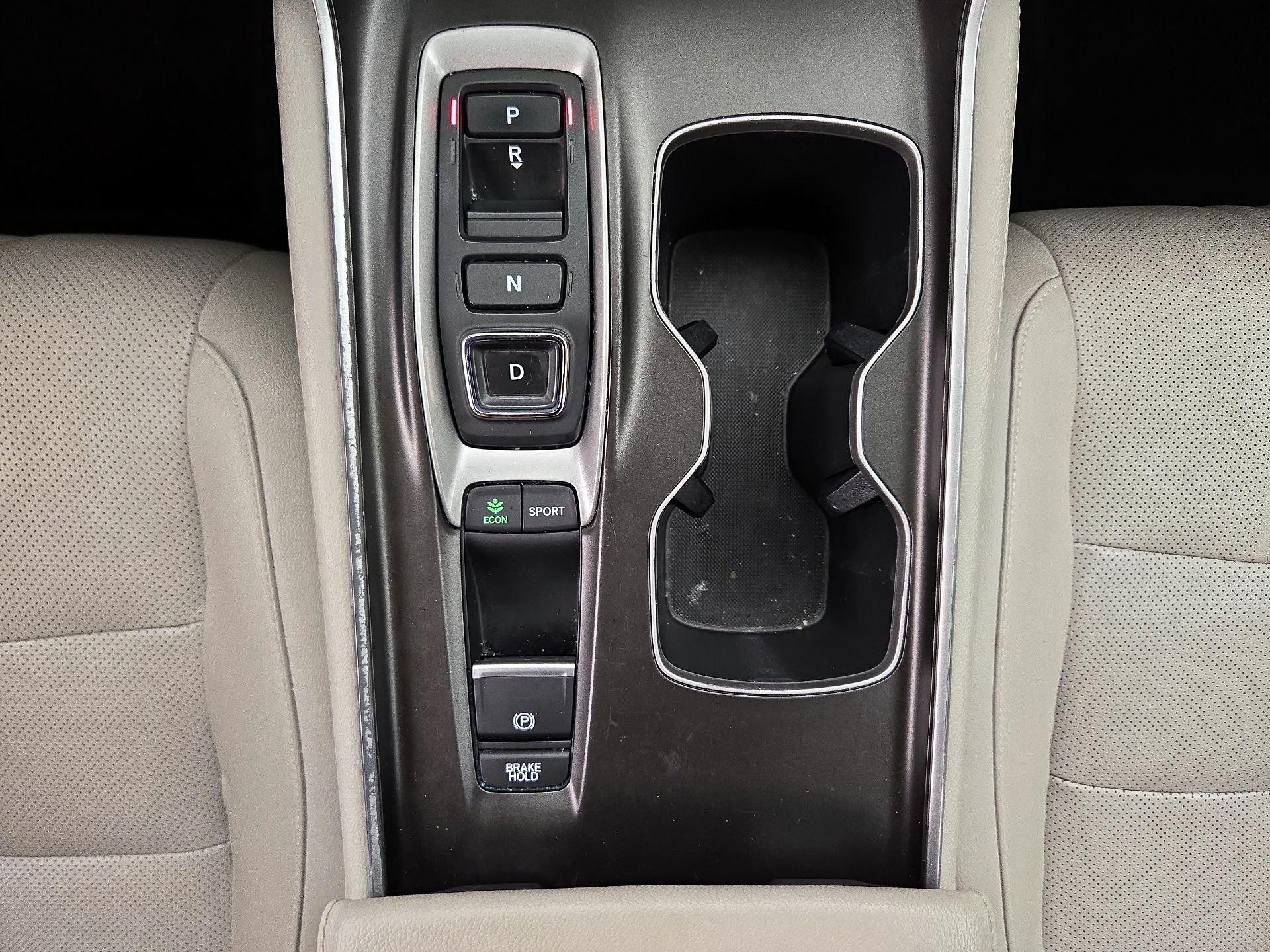 Thumbnail: 2018 Honda Accord - 18