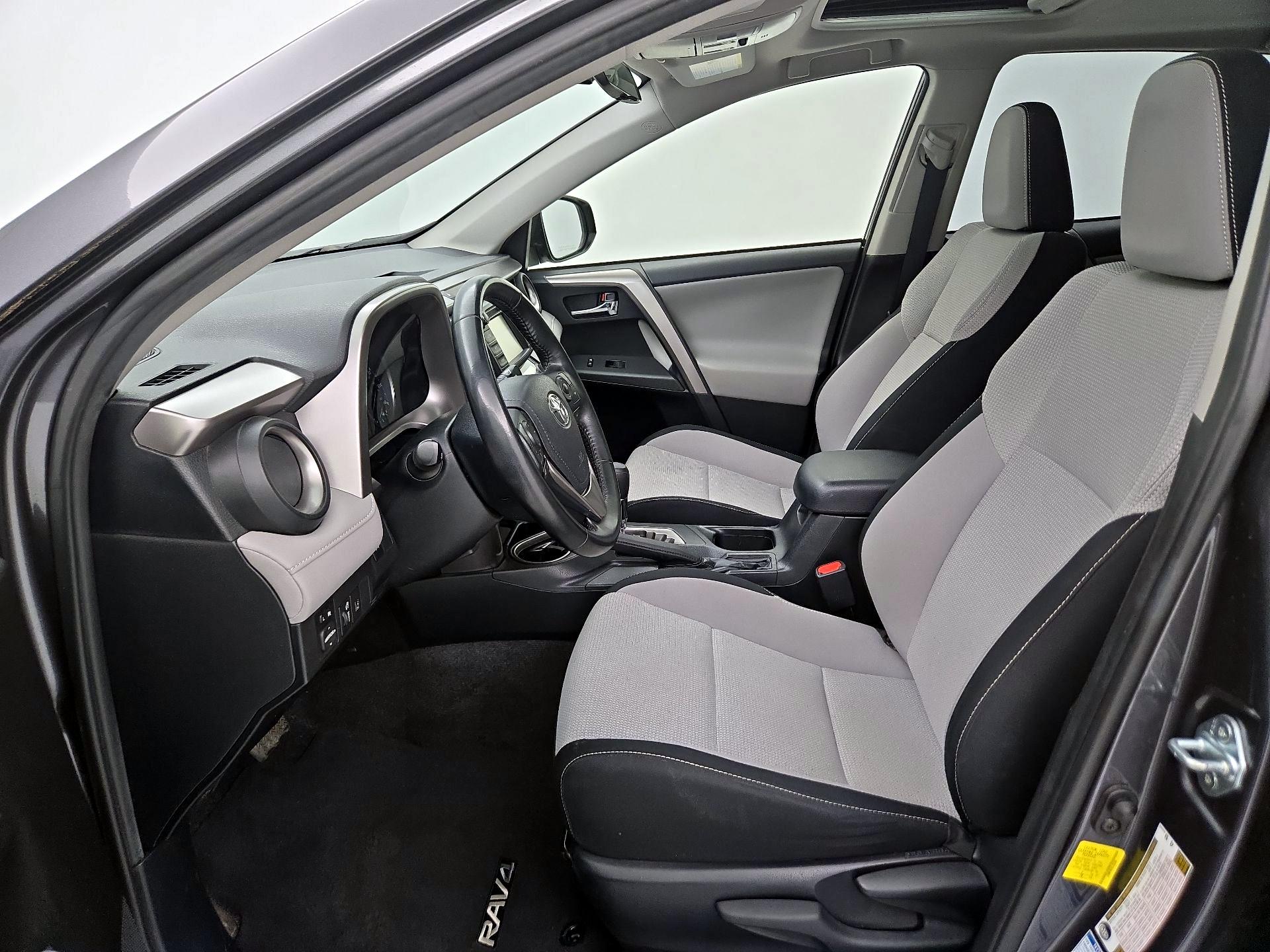 Thumbnail: 2018 Toyota RAV4 - 11